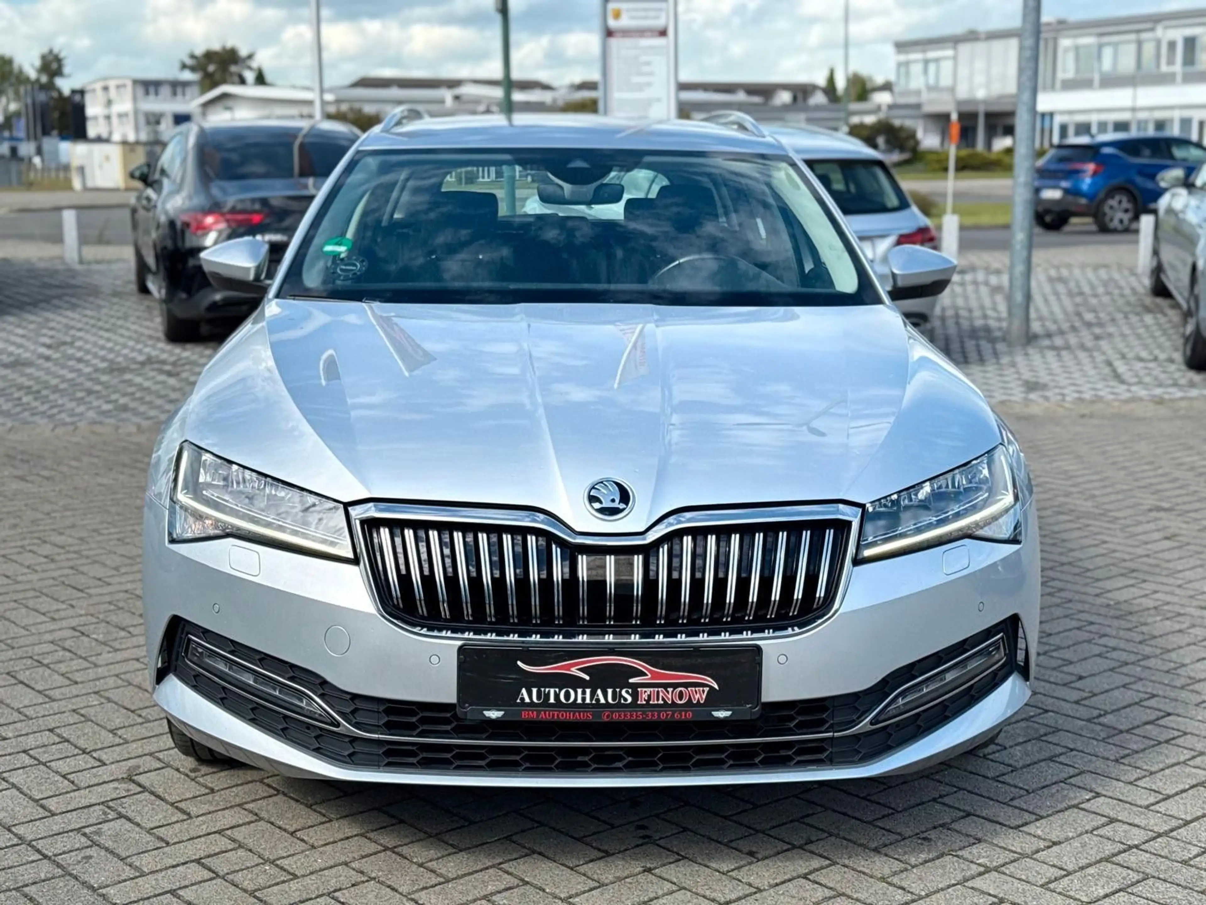 Skoda Superb Combi 2.0TDI DSG"Style"VIRTUEL*AHK*KEYLES — photo 3