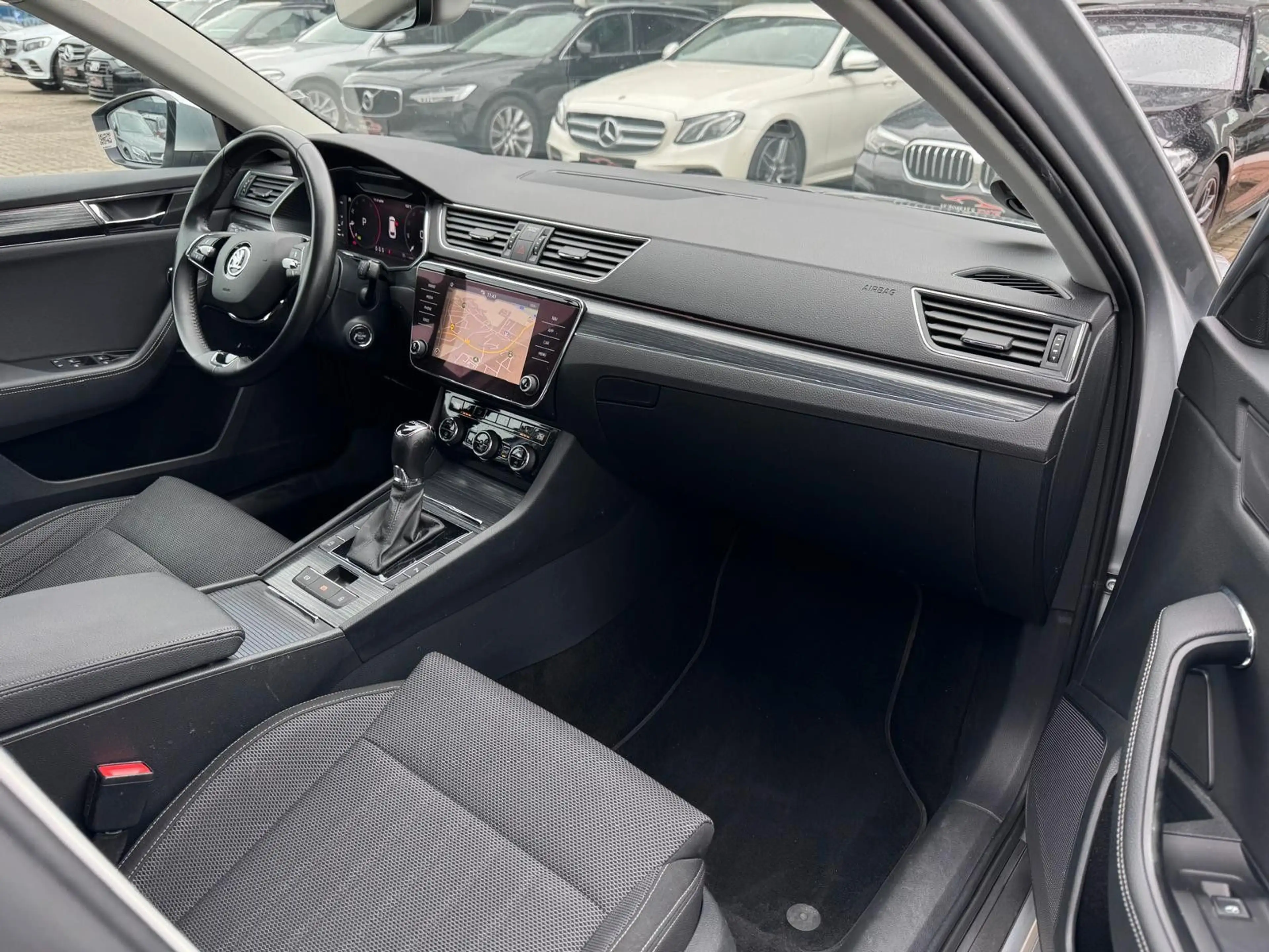Skoda Superb Combi 2.0TDI DSG"Style"VIRTUEL*AHK*KEYLES — photo 15