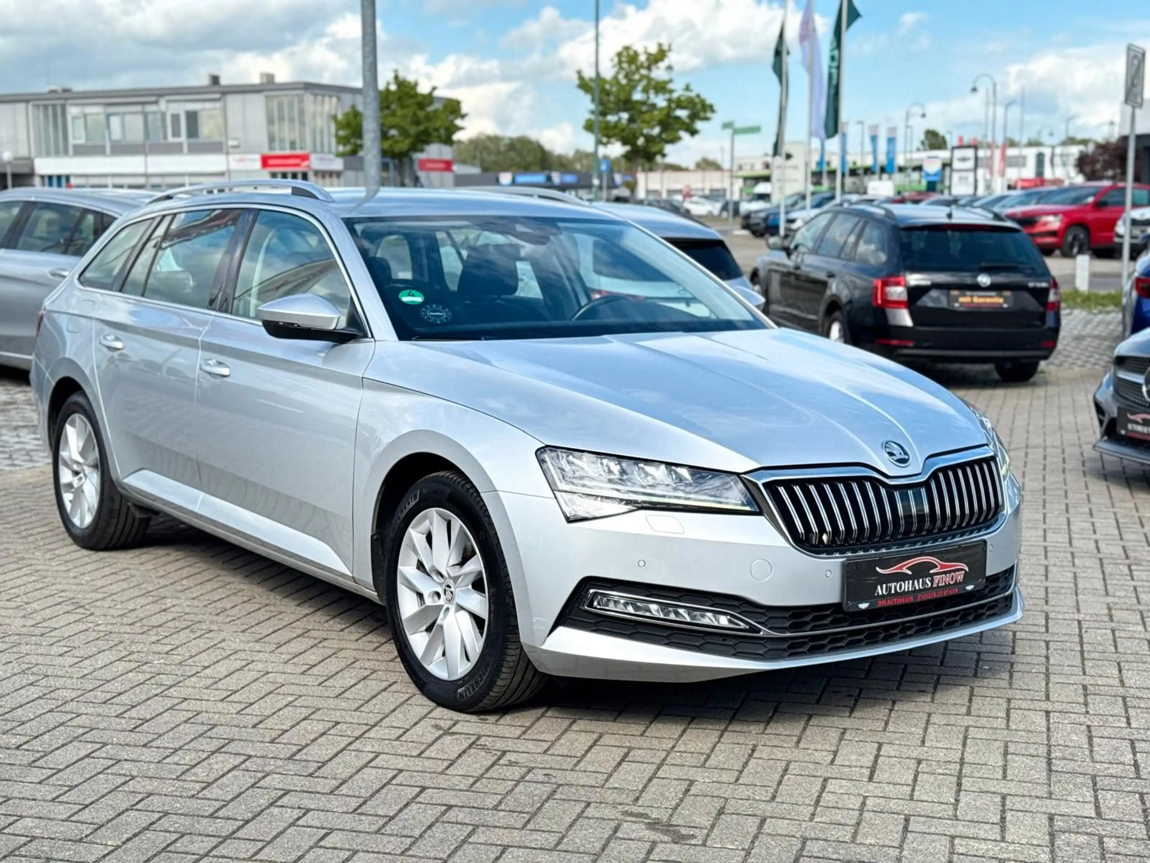Skoda Superb Combi 2.0TDI DSG"Style"VIRTUEL*AHK*KEYLES — photo 4