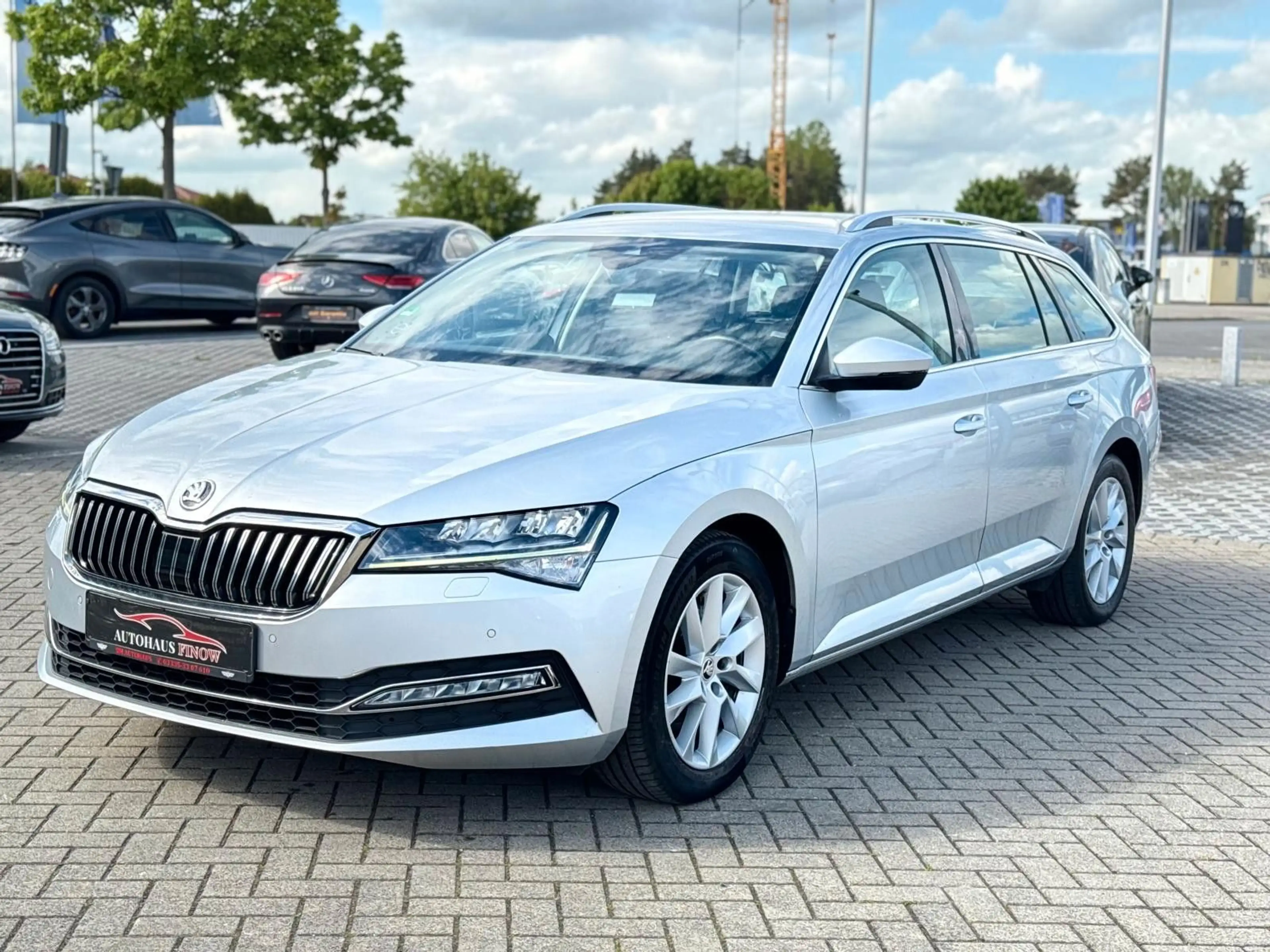 Skoda Superb Combi 2.0TDI DSG"Style"VIRTUEL*AHK*KEYLES — photo 2
