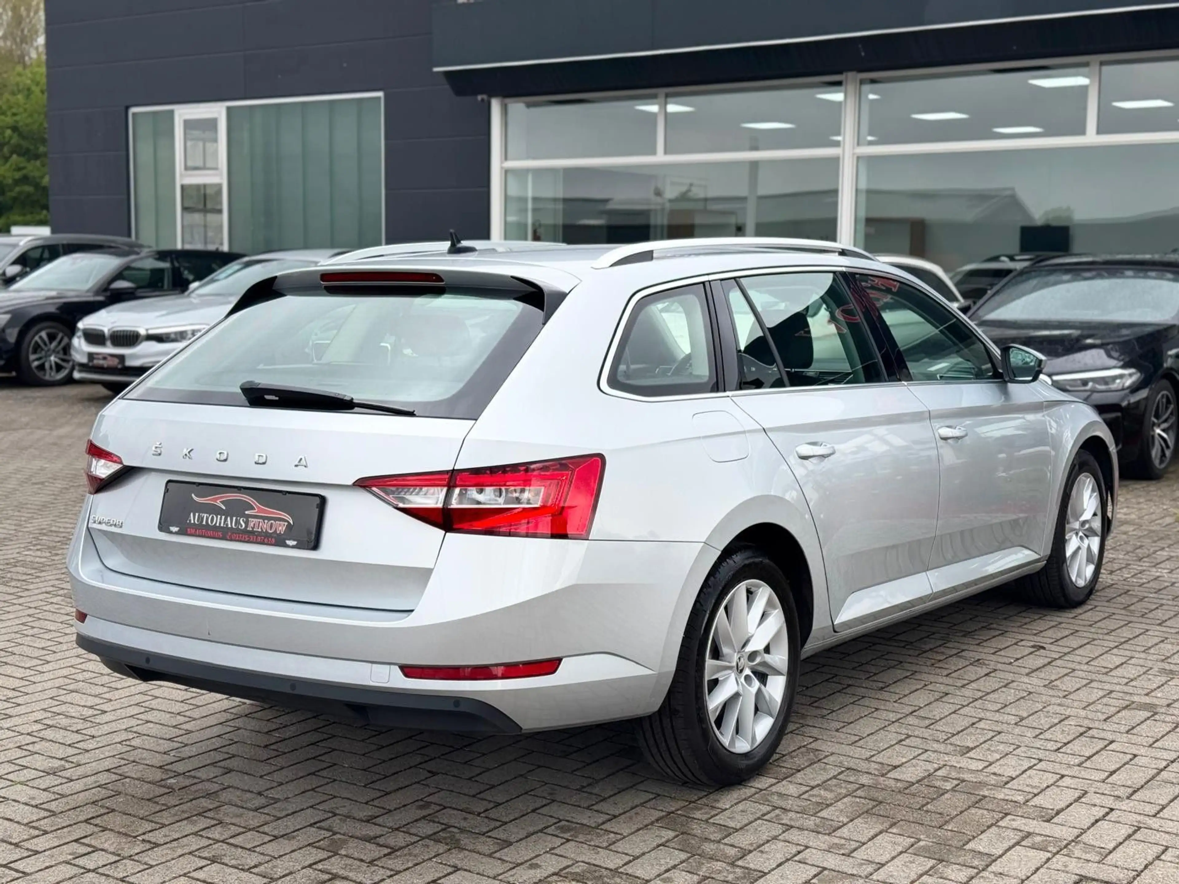 Skoda Superb Combi 2.0TDI DSG"Style"VIRTUEL*AHK*KEYLES — photo 9