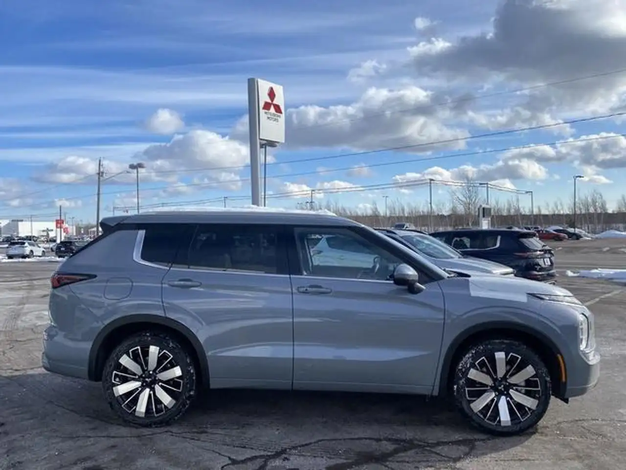 Mitsubishi Outlander снимка Mitsubishi Outlander