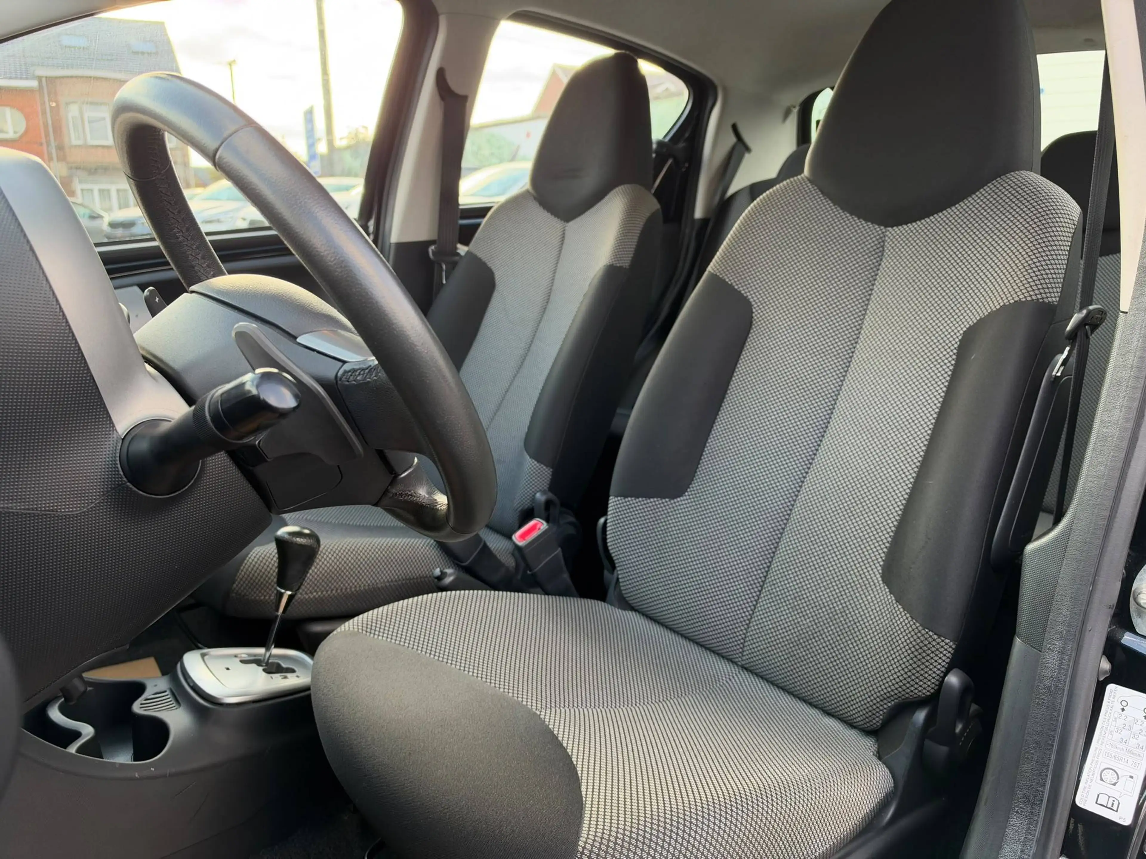 Toyota Aygo Aygo 1.0i AUTOMATIQUE / PDC / CLIM / LEZ OK !!! — photo 14