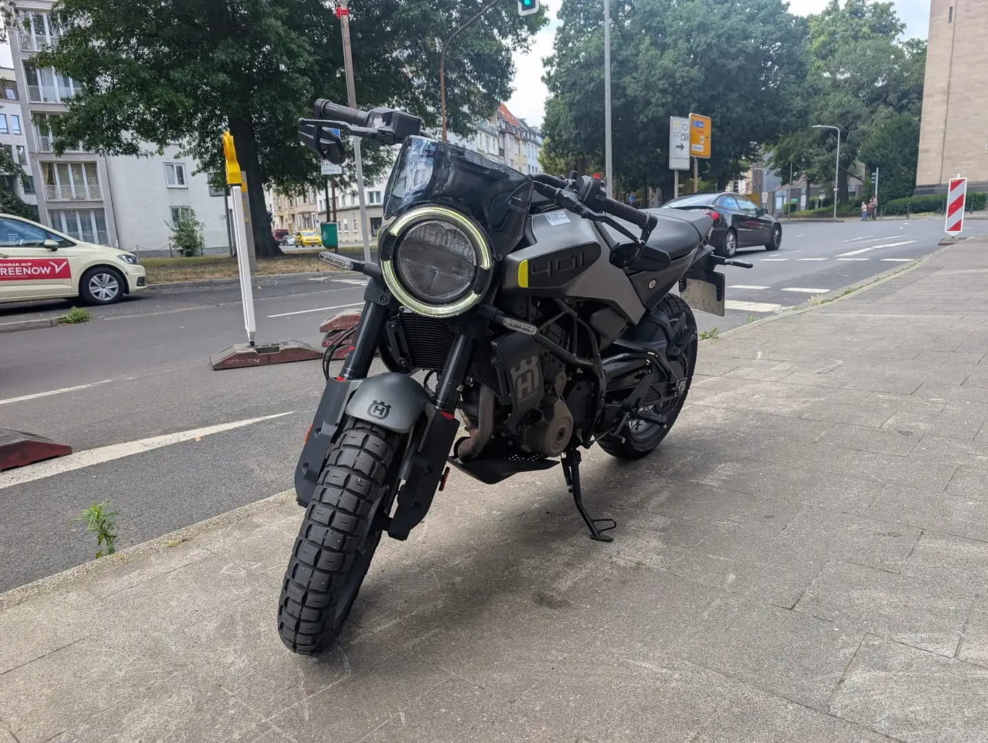 Husqvarna Svartpilen 401 Срібний - 1