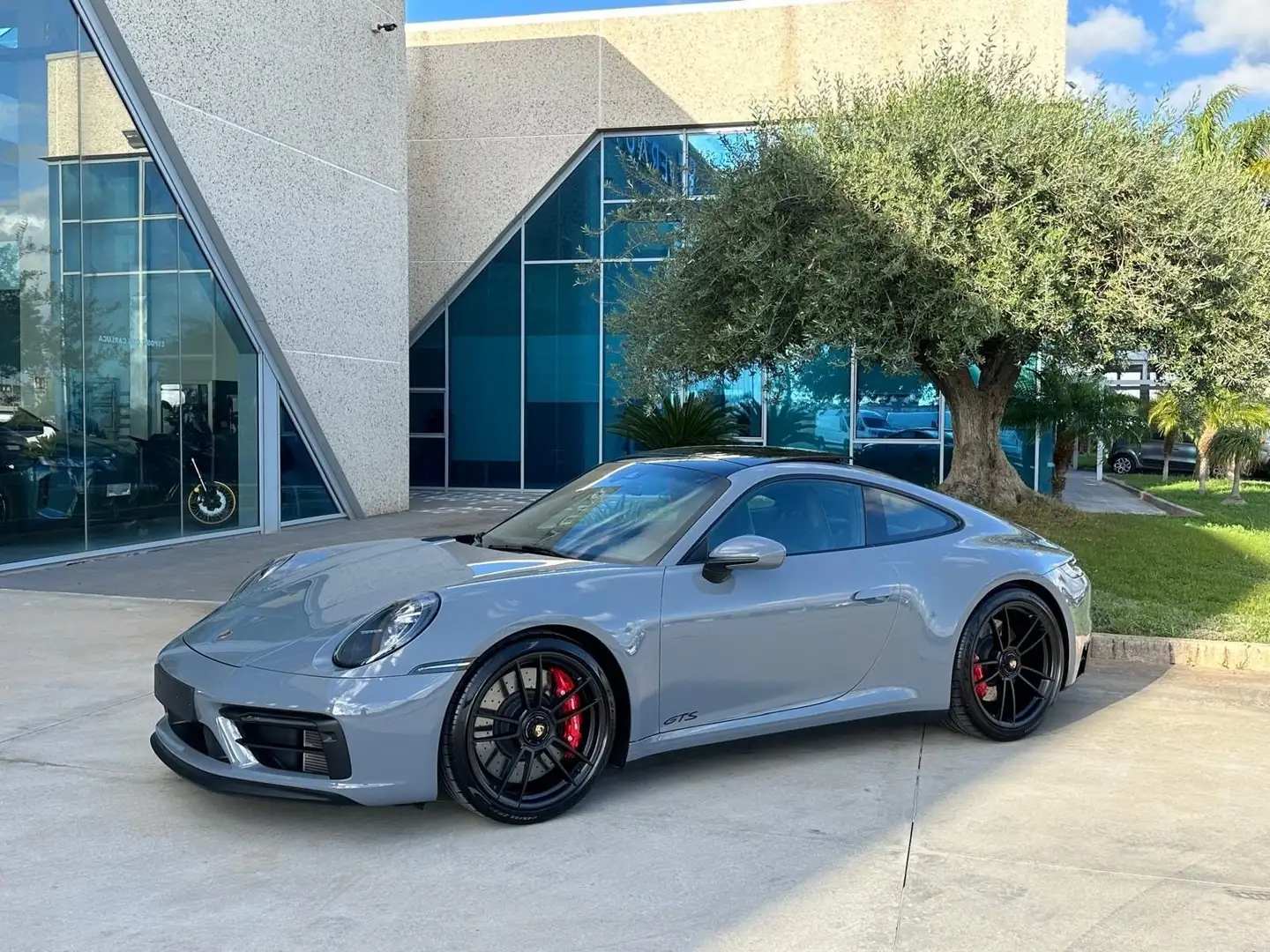 Porsche 992 Carrera GTS possibilità noleggio no scoring Grijs - 2