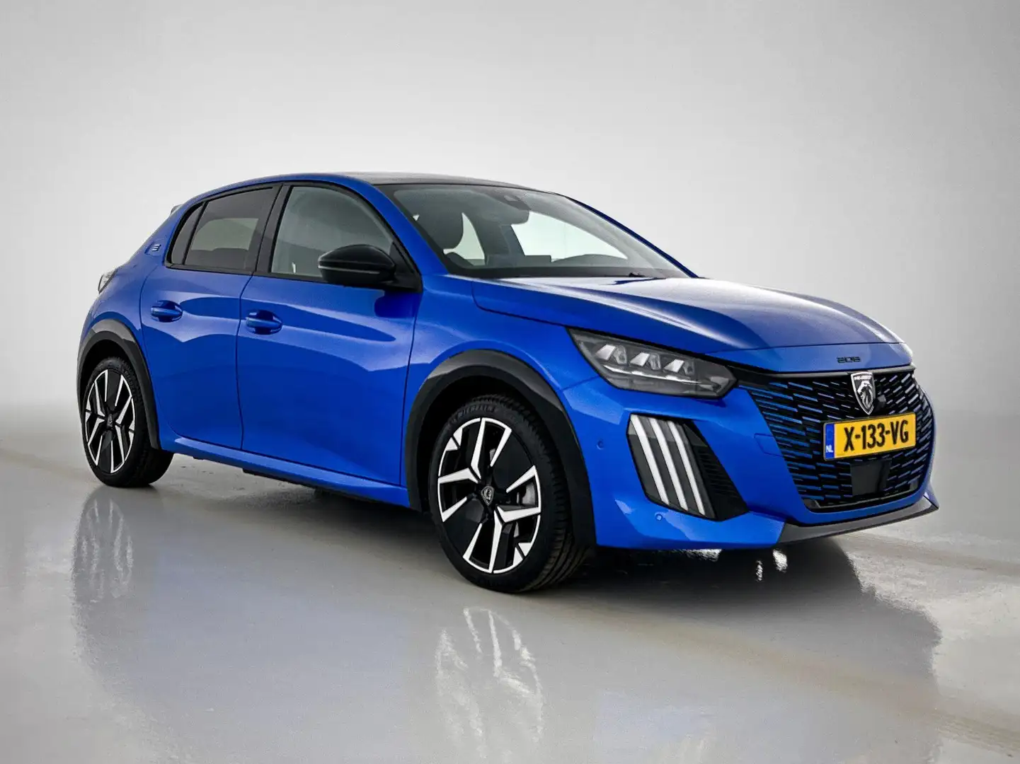 Peugeot e-208 EV GT 51 kWh 156pk | Accu SOH 97,8% | 410km WLTP A Blauw - 2