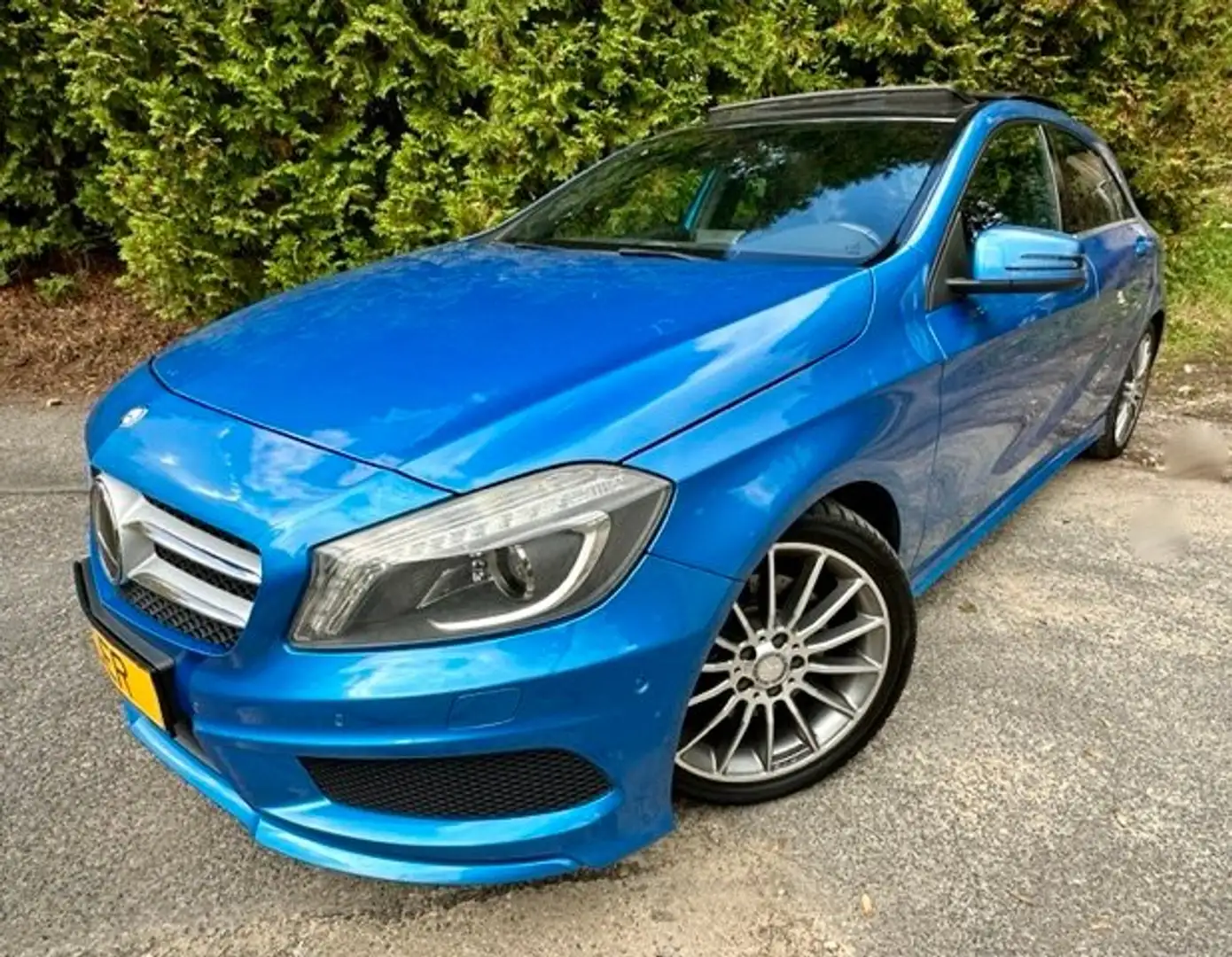 Mercedes-Benz A 250 A 250 BlueEfficiency*AMG Paket*Automatik*LED*Leder Blau - 2