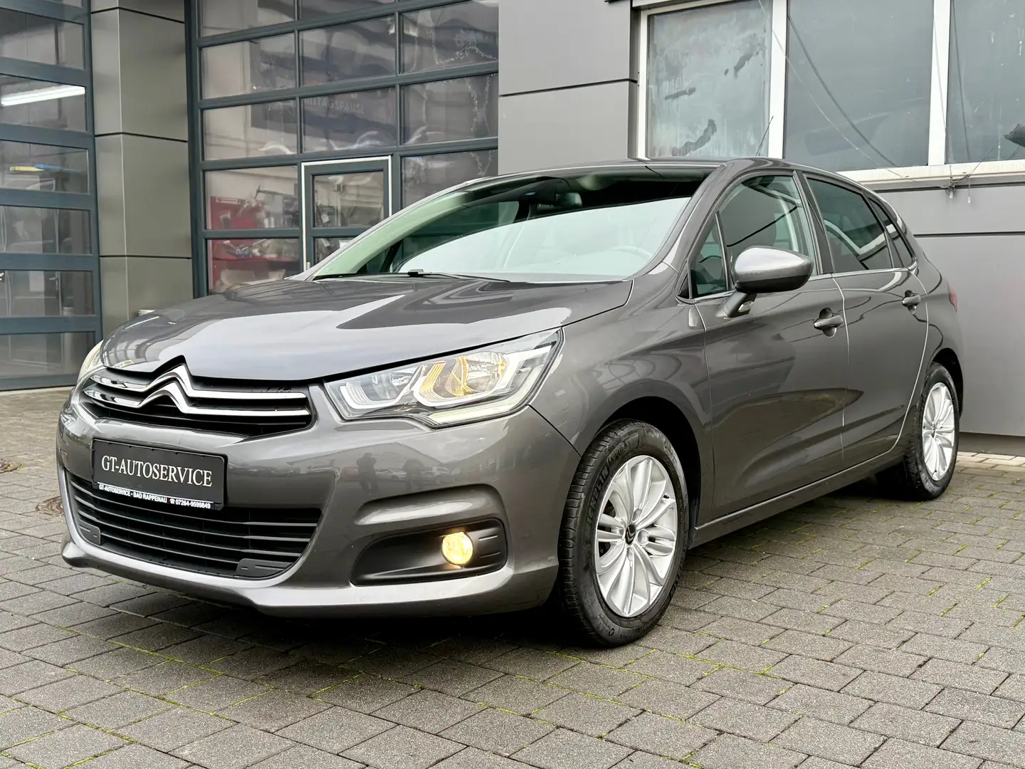 Citroen C4 PureTech 130 Selection AHK/Navi/PDC/SHZ/Tempomat Gris - 1