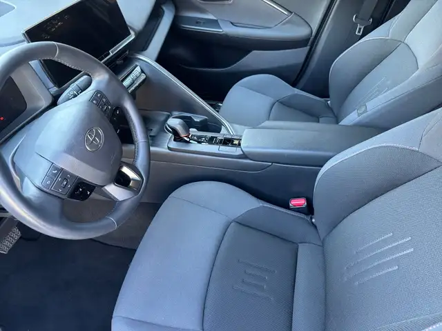 Toyota C-HR view 10