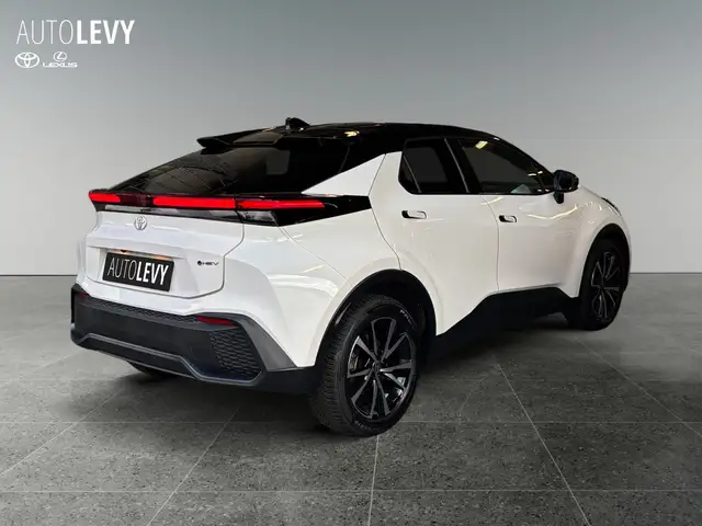 Toyota C-HR view 6