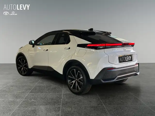 Toyota C-HR view 4