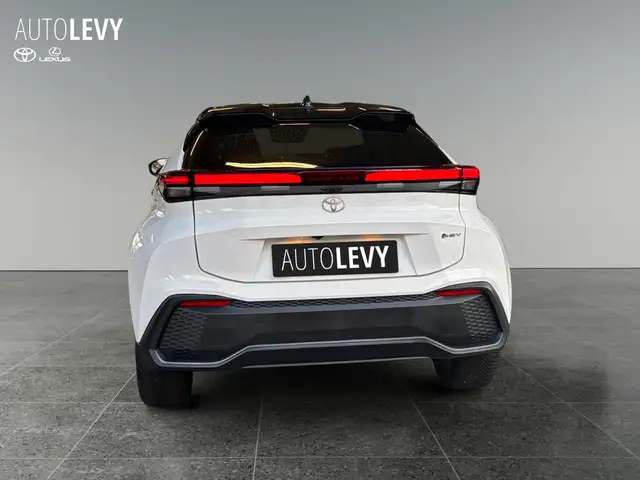 Toyota C-HR view 5