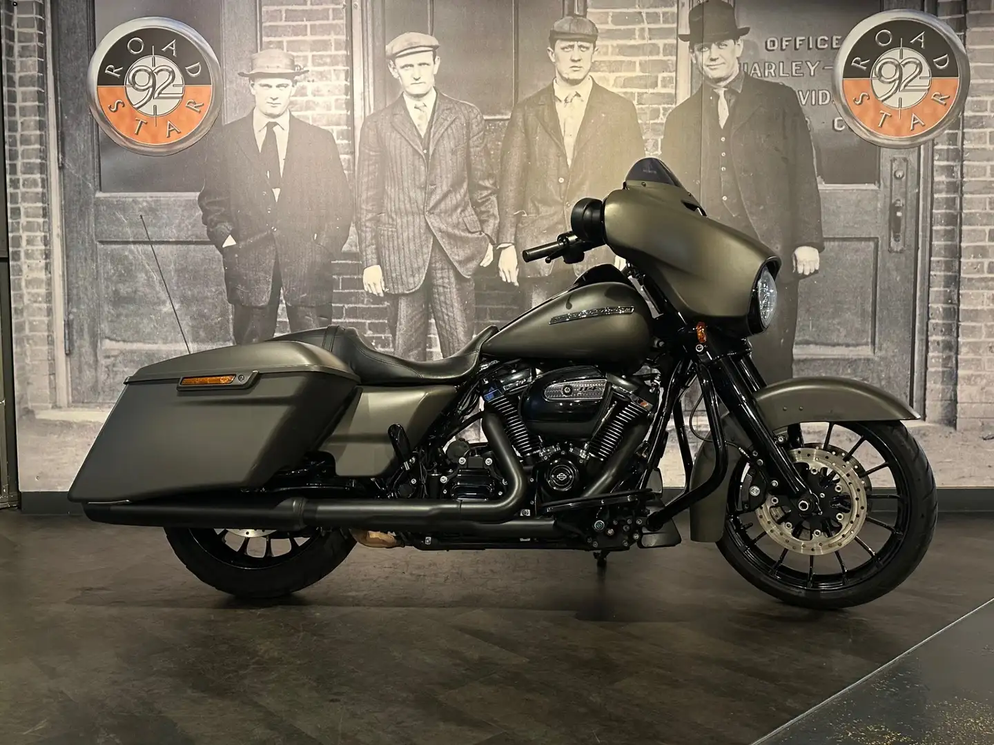 Harley-Davidson Street Glide Gris - 1