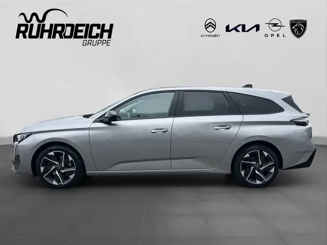 Peugeot 308 SW view 2