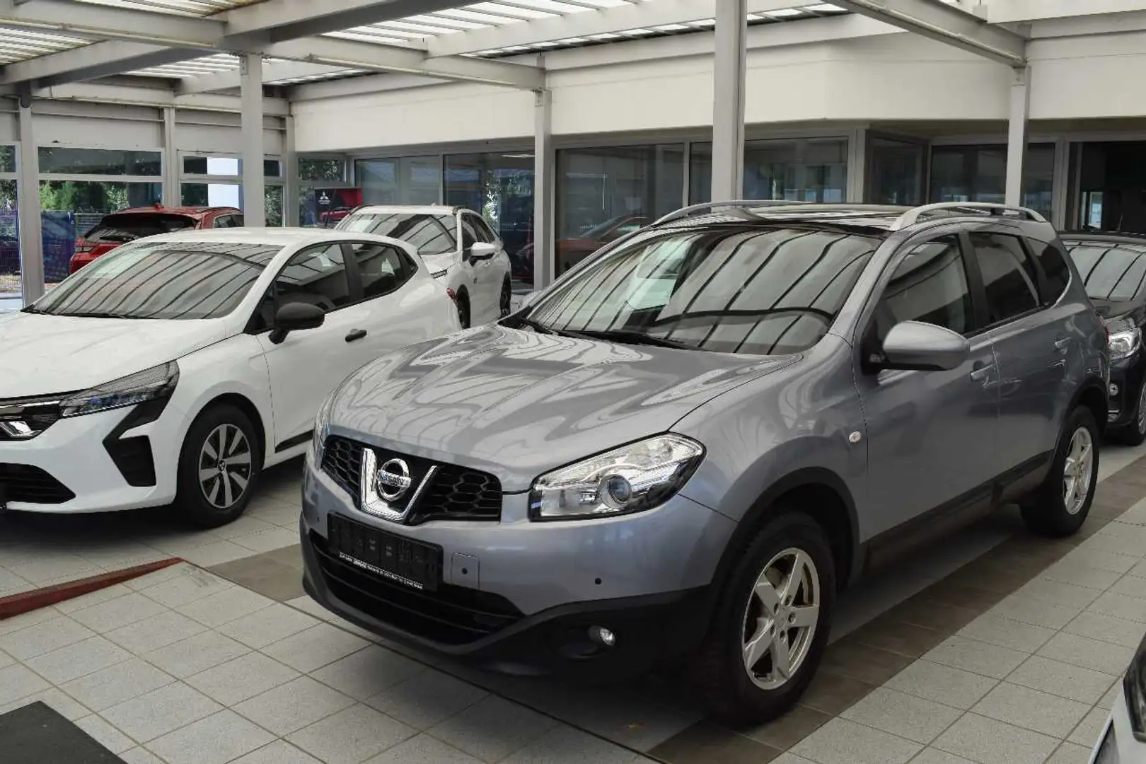 Nissan Qashqai 2.0+ 7 Sitzplätze Grau - 1