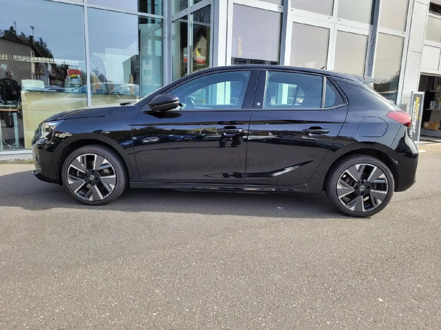 Opel Corsa-e e GS Line Schwarz - 1