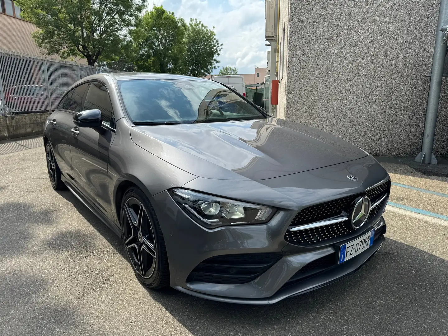 Mercedes-Benz CLA 200 Shooting Brake d Premium AUTOM. AMG SUPER PREZZO Сірий - 2