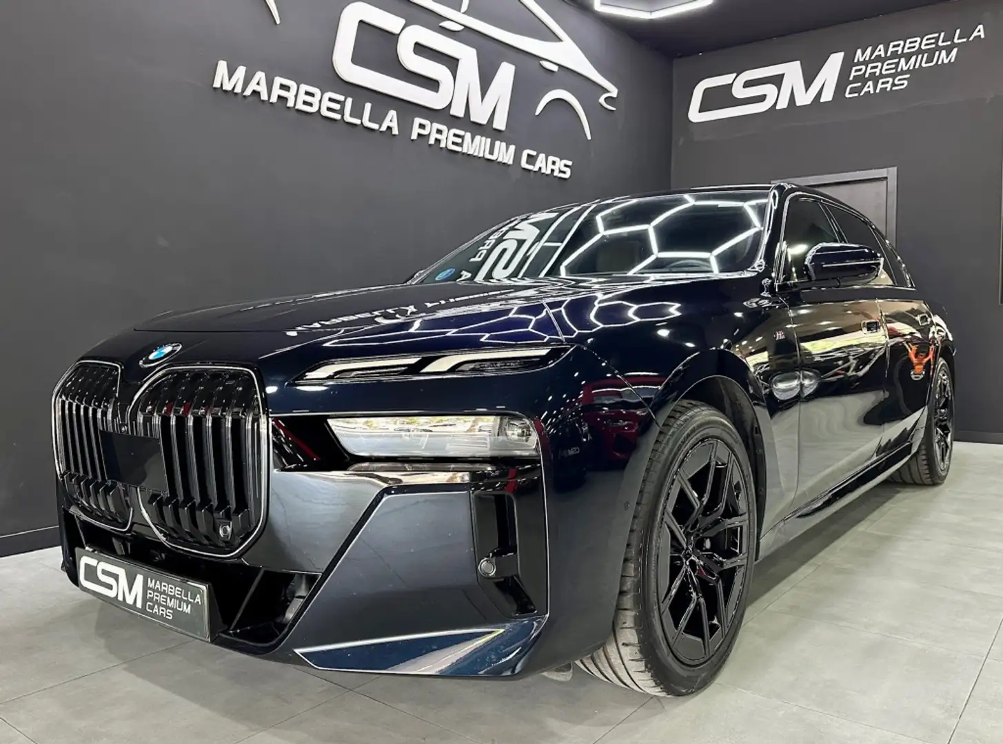 BMW 740 740dA xDrive M Sport Negro - 1