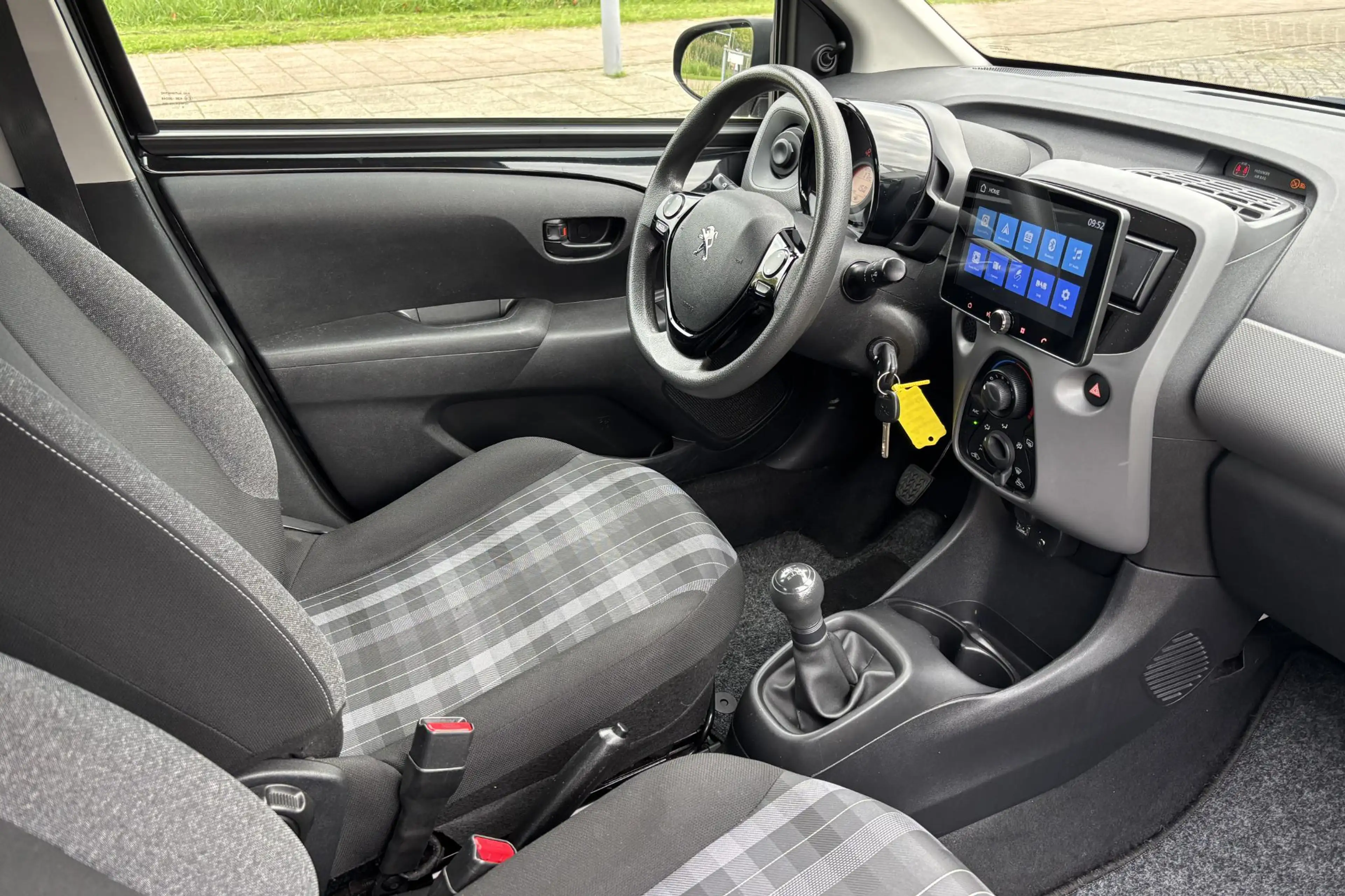 Peugeot 108 1.0 e-VTi Active — photo 12