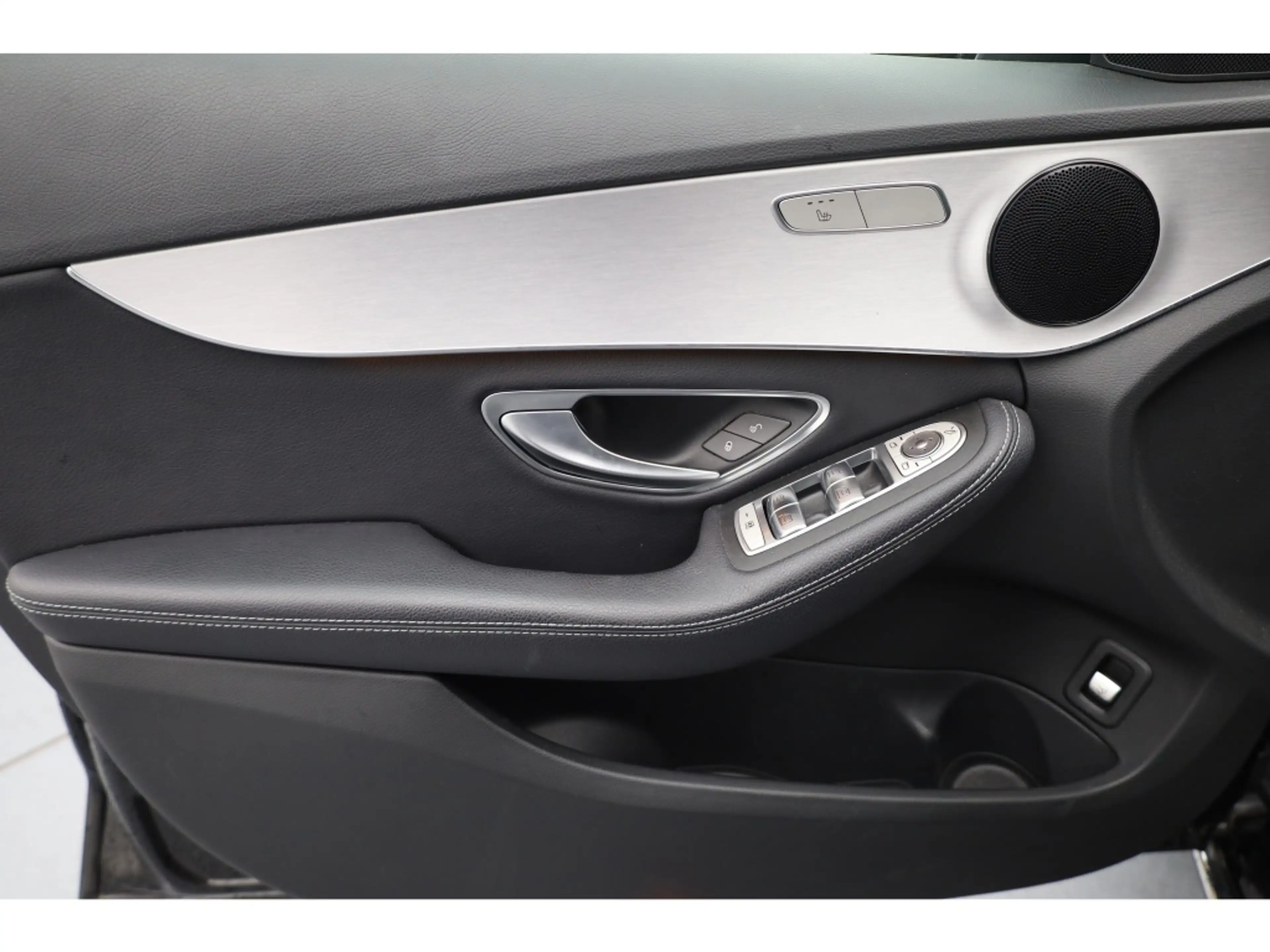 Mercedes-Benz C 250 d Avantgarde 4Matic Avantgarde+Ambiente — photo 11