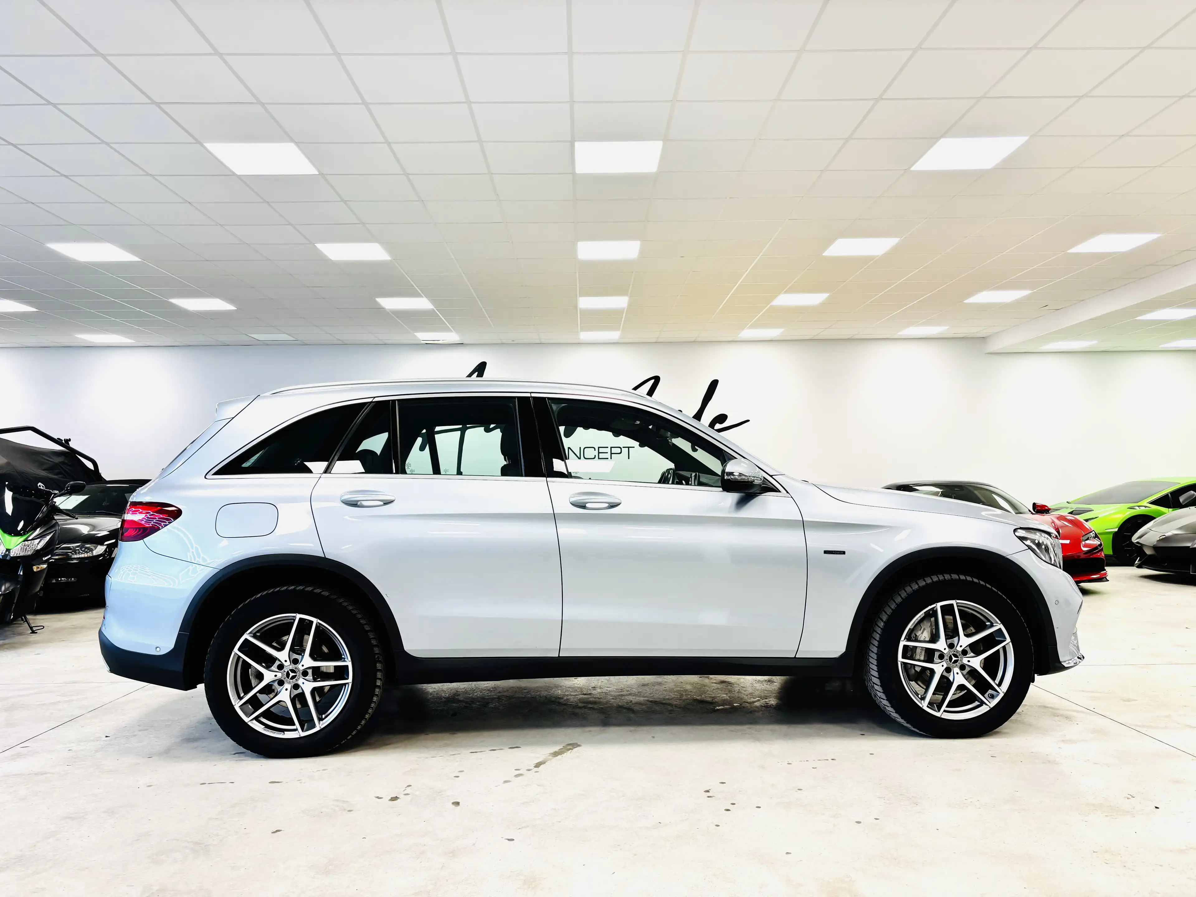 Mercedes-Benz GLC 350 ✅1AN GARANTIE✅1ER PROPRIO✅PACK AMG✅TVA — photo 2
