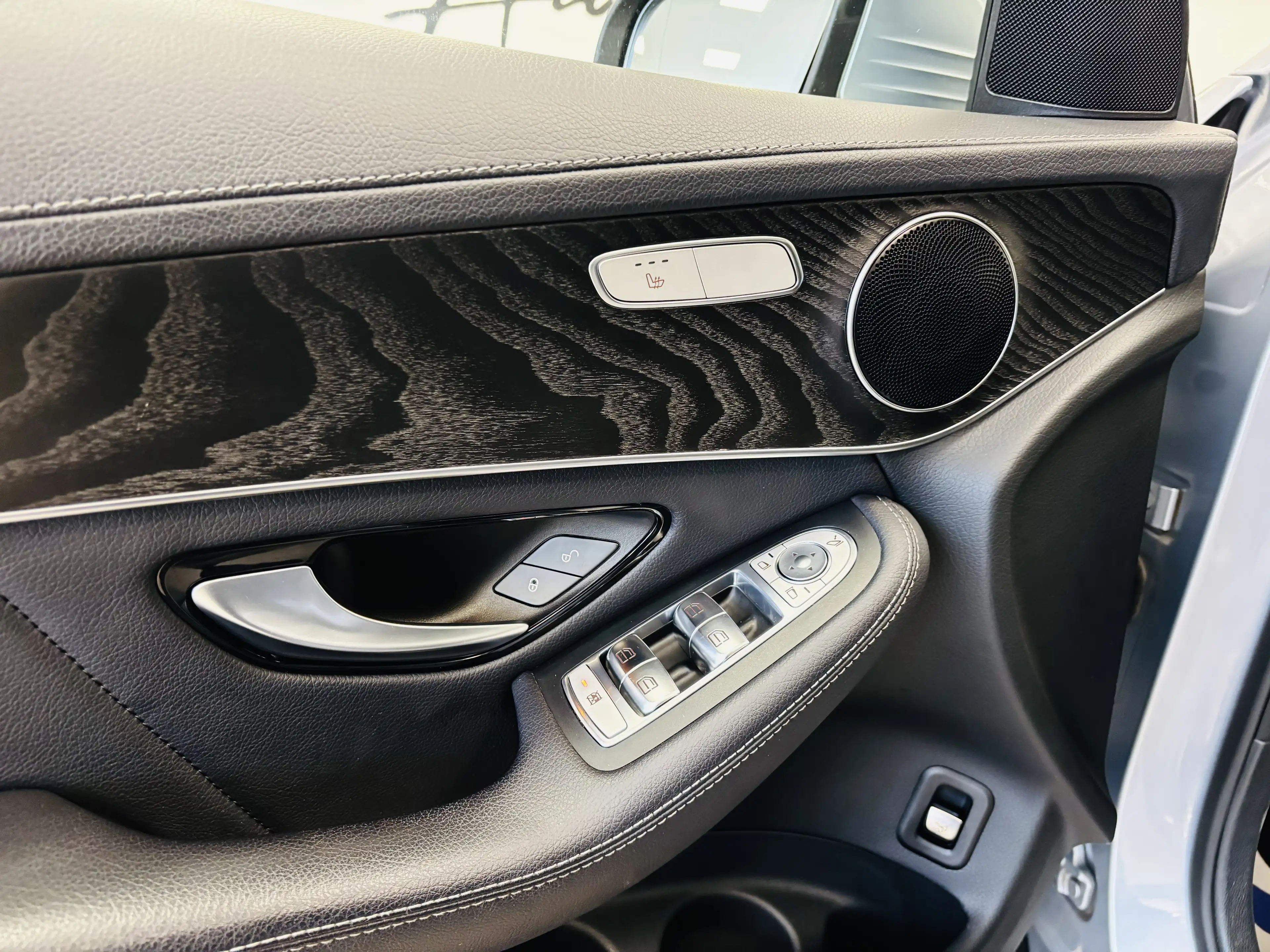 Mercedes-Benz GLC 350 ✅1AN GARANTIE✅1ER PROPRIO✅PACK AMG✅TVA — photo 12