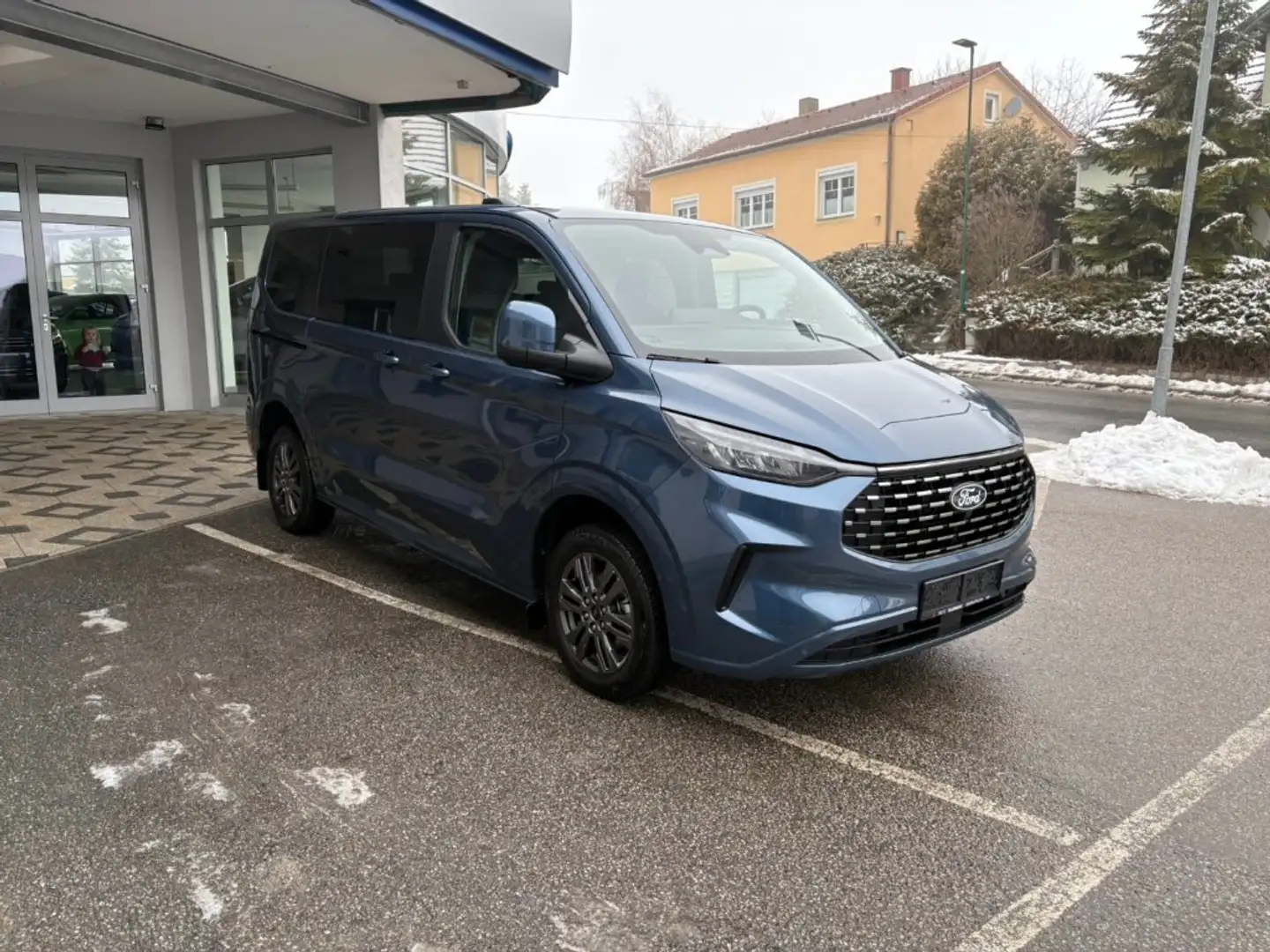 Ford Tourneo Custom Titanium 2.0 Ecoblue L1H1 320 Blau - 2