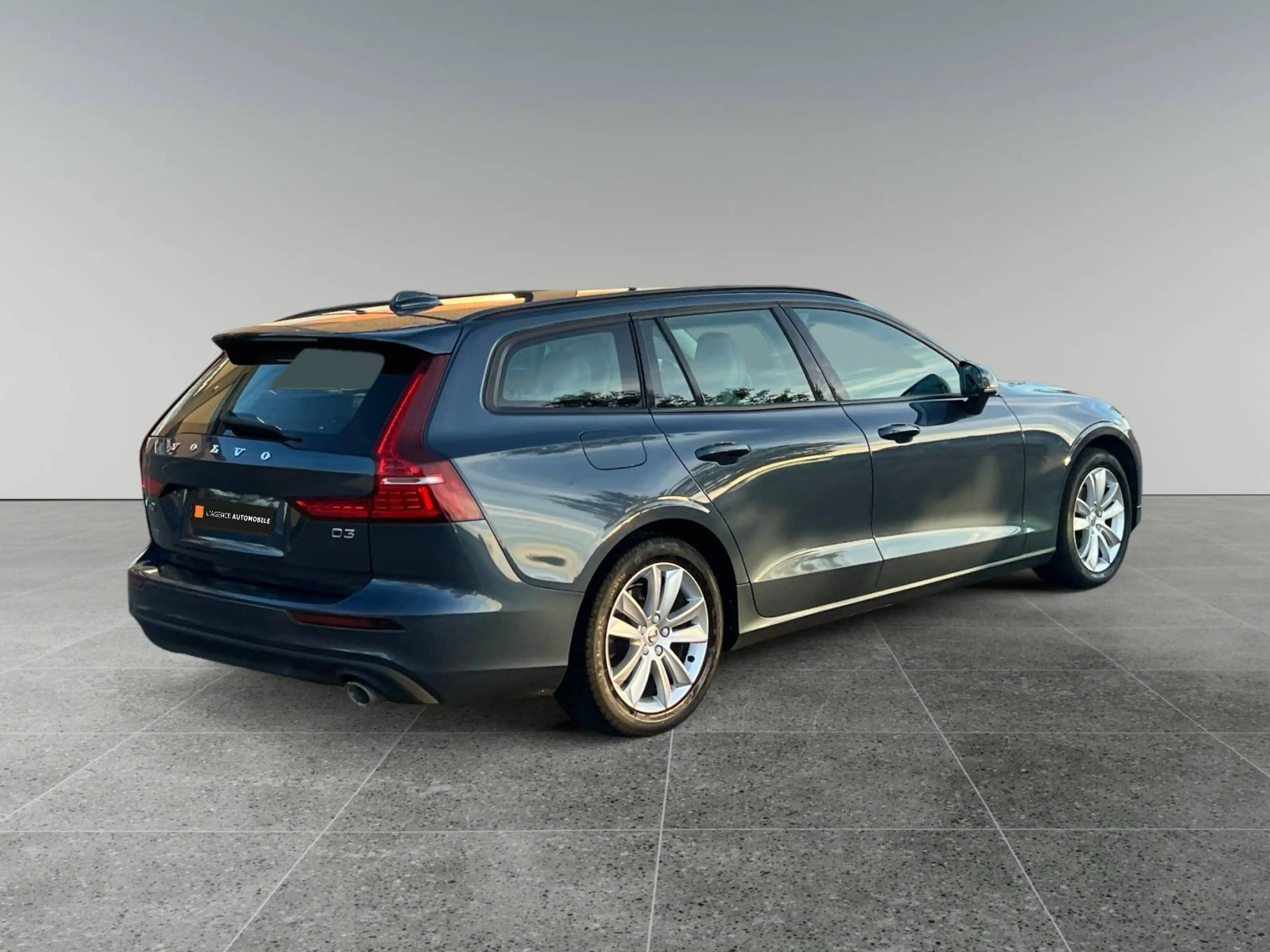 Volvo V60 2.0 D3 Momentum-GARANTIE 12 MOIS-PRÊTE A IMMATRICULER — photo 6