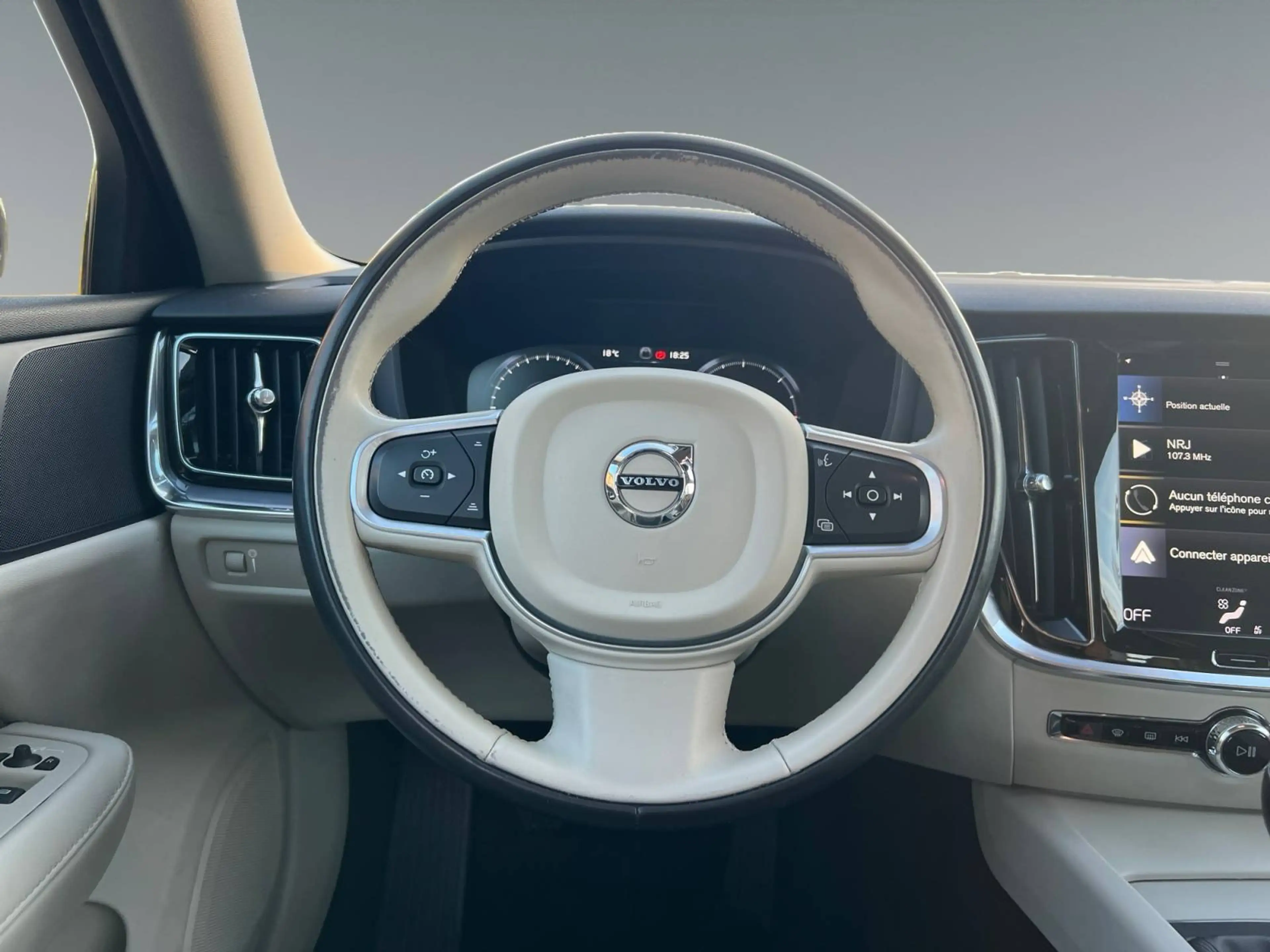 Volvo V60 2.0 D3 Momentum-GARANTIE 12 MOIS-PRÊTE A IMMATRICULER — photo 15