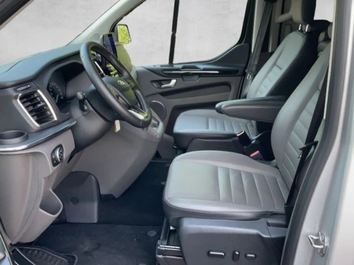 Ford Tourneo Custom 320 2.0 EcoBlue 150CV PC Titanium Argento - 2