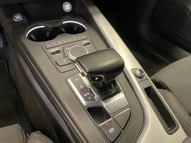 Audi A4 view 8