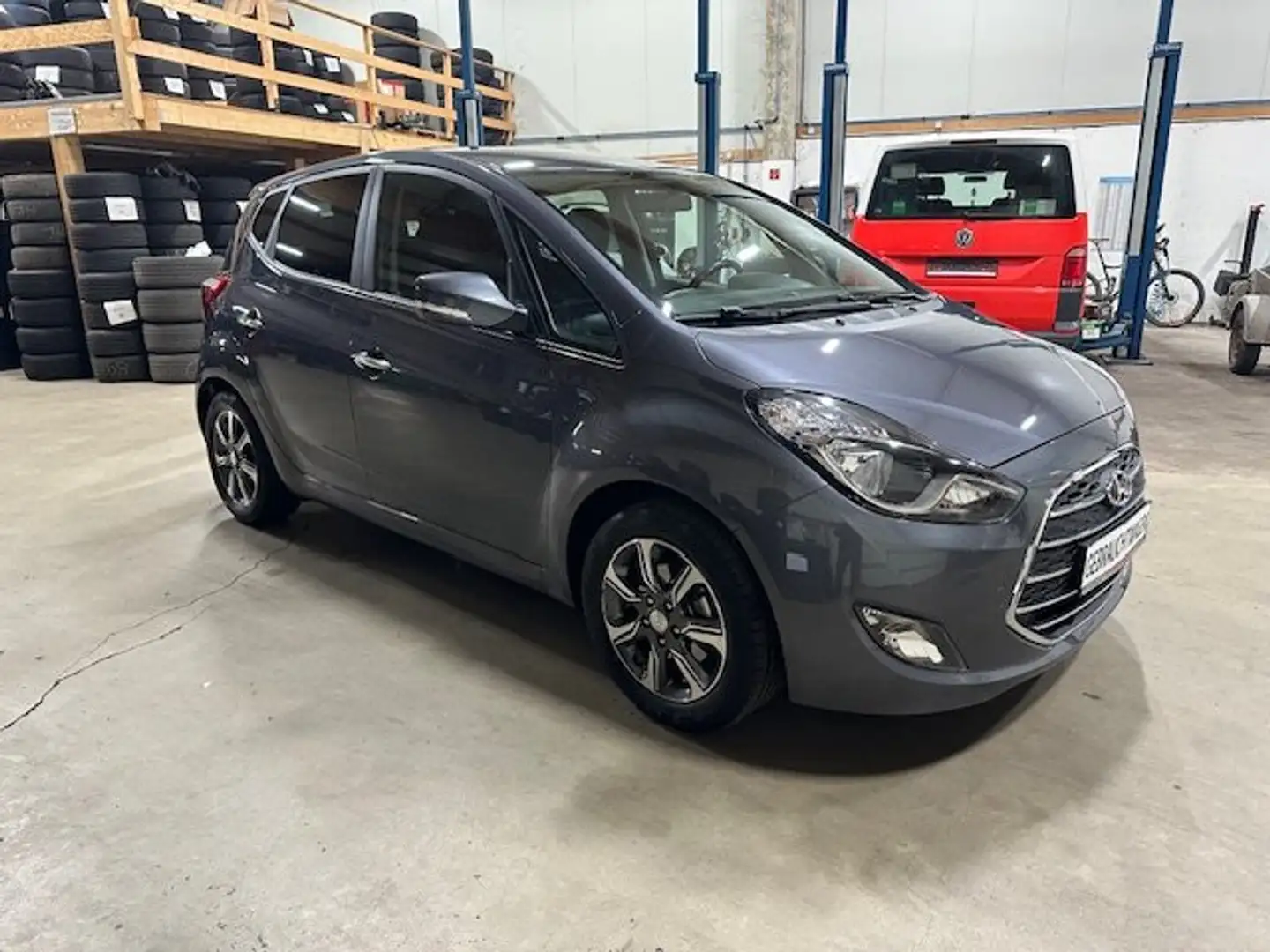 Hyundai iX20 Space Plus Grau - 1