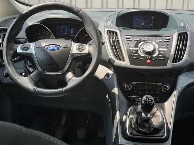 Ford C-Max view 4