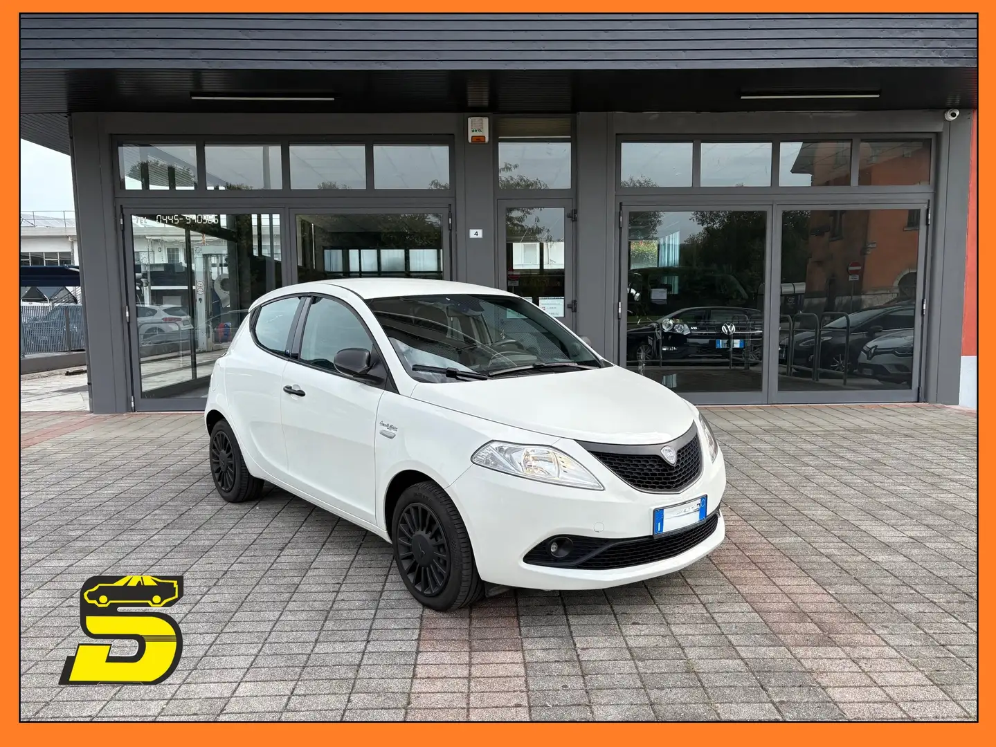 Lancia Ypsilon 1.2 Elefantino Blu 69cv Bianco - 1