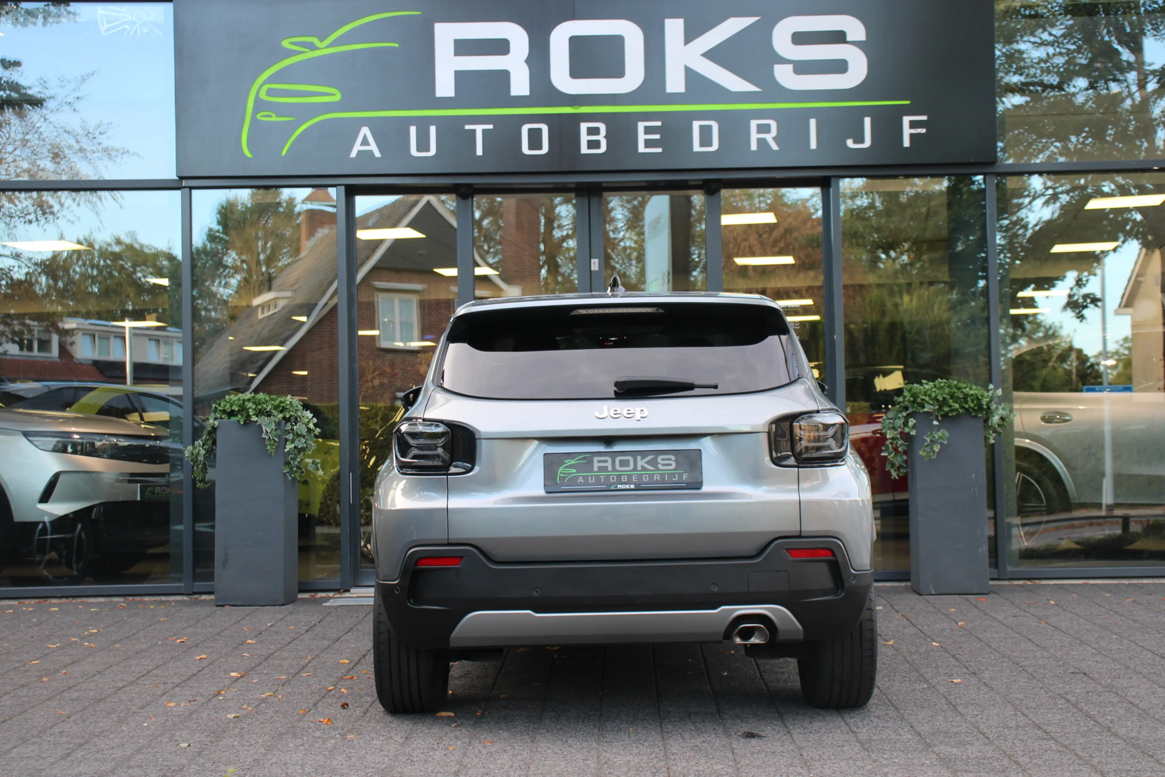 Jeep Avenger 1.2 e-Hybrid Summit — photo 3
