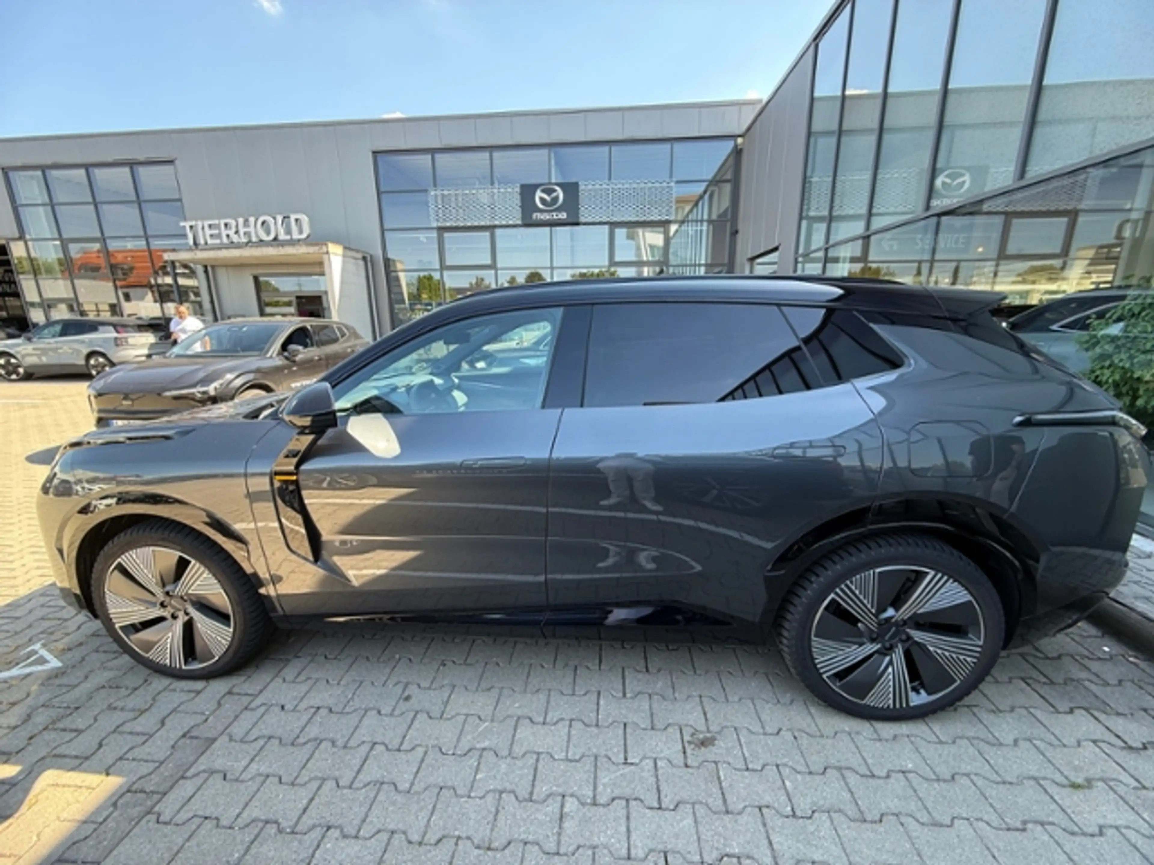 Lynk & Co 08 1.5 T PHEV 257 kW More — photo 4