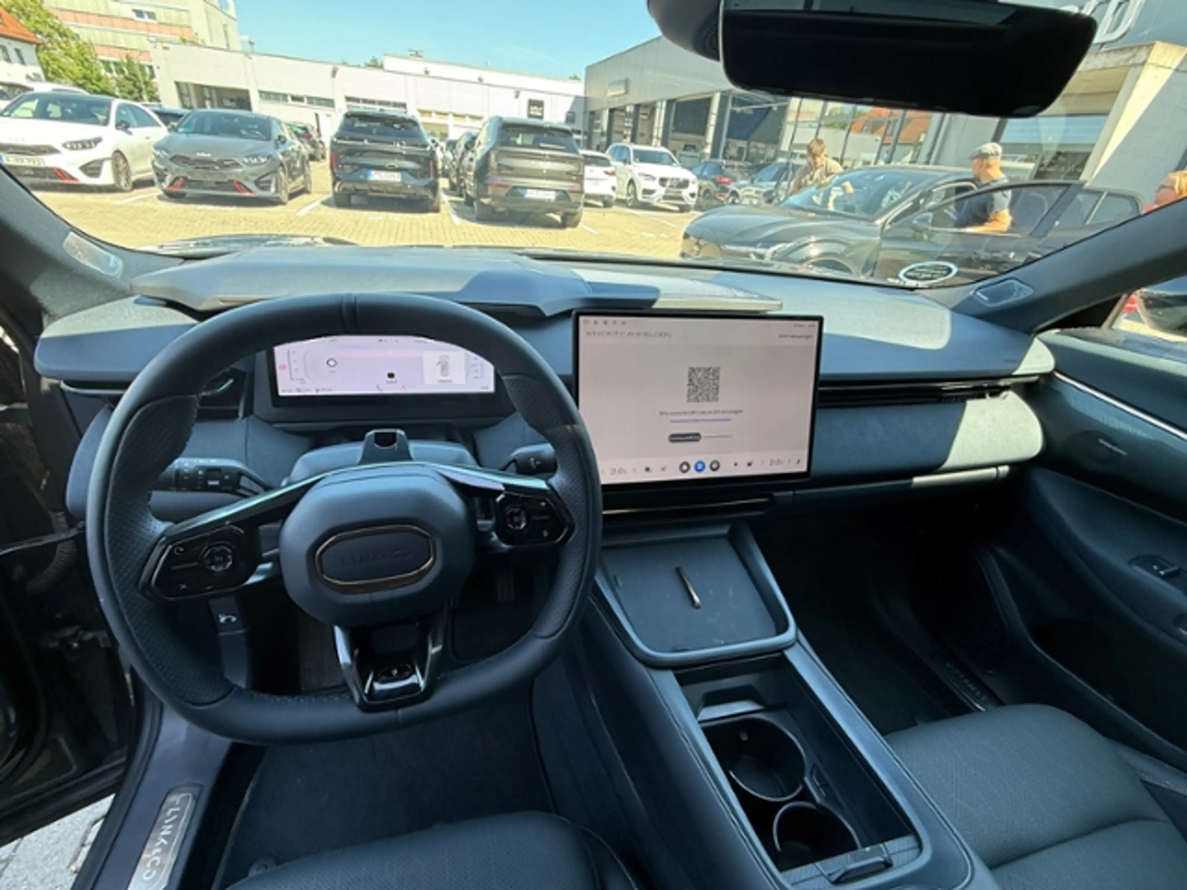 Lynk & Co 08 1.5 T PHEV 257 kW More — photo 13
