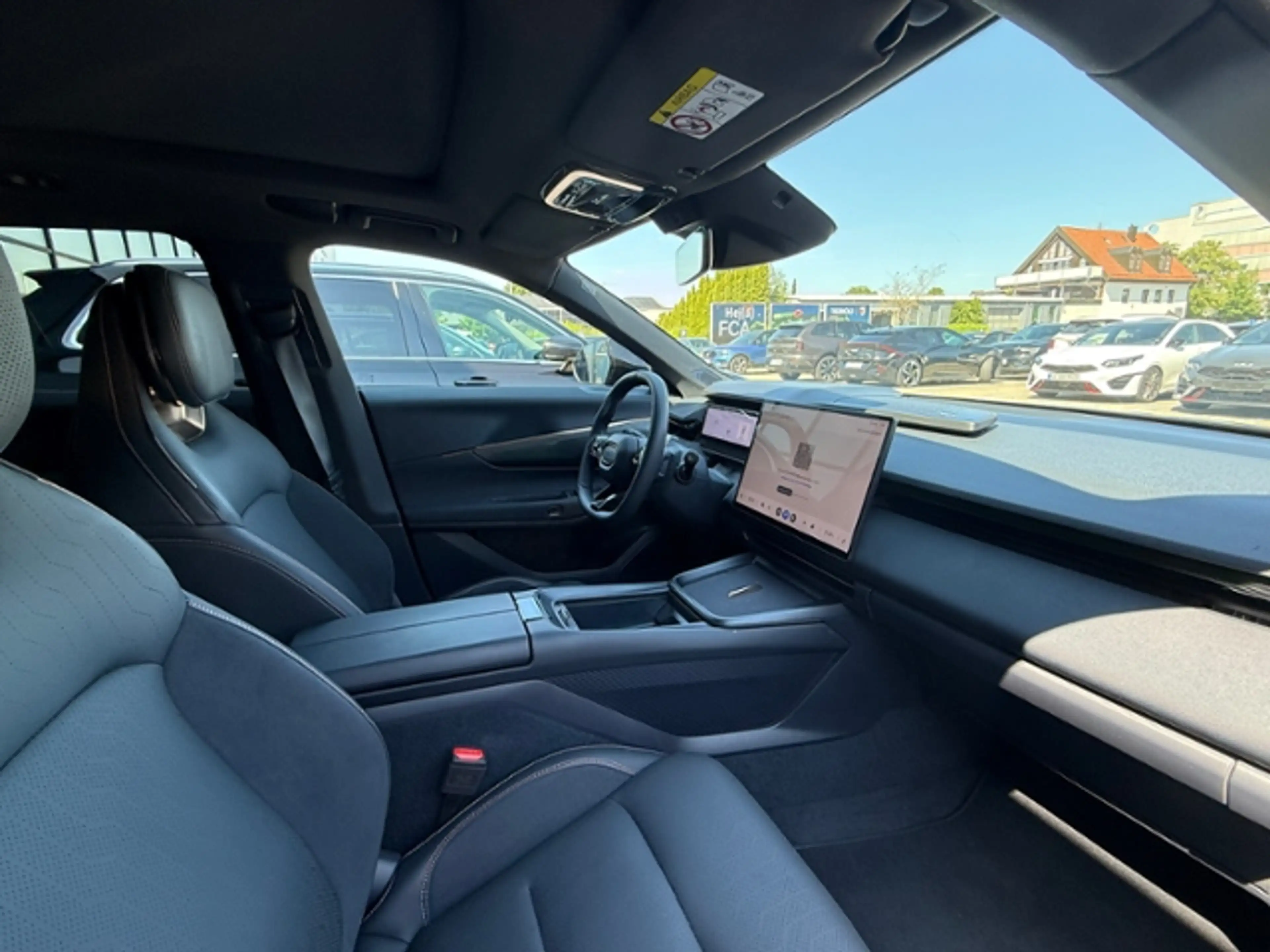 Lynk & Co 08 1.5 T PHEV 257 kW More — photo 10