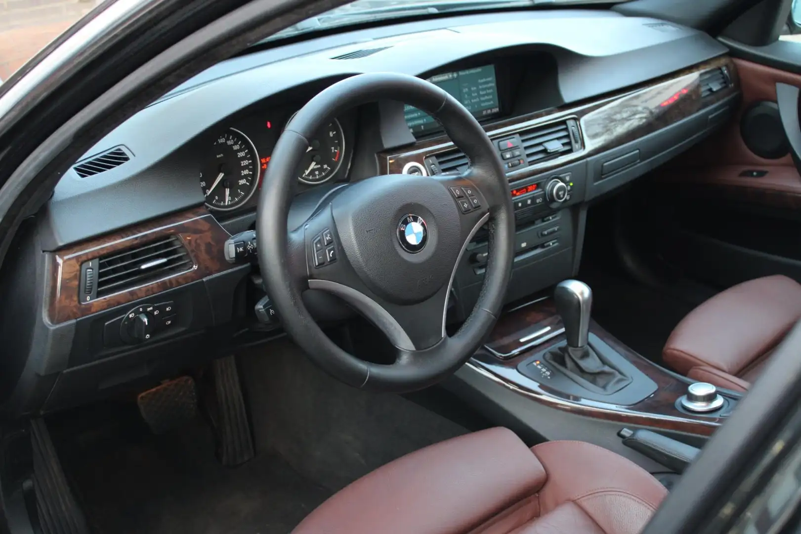 BMW 325 3-serie Touring 325i High Executive - AUTOMAAT - X Zwart - 2