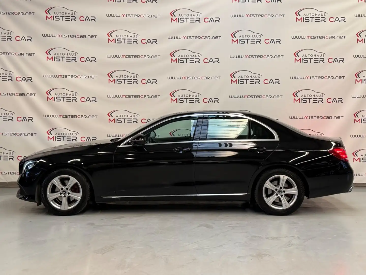 Mercedes-Benz E 200 d Aut AHK/STANDHEIZUNG/LED/NAVI/TOT/ALU Noir - 2