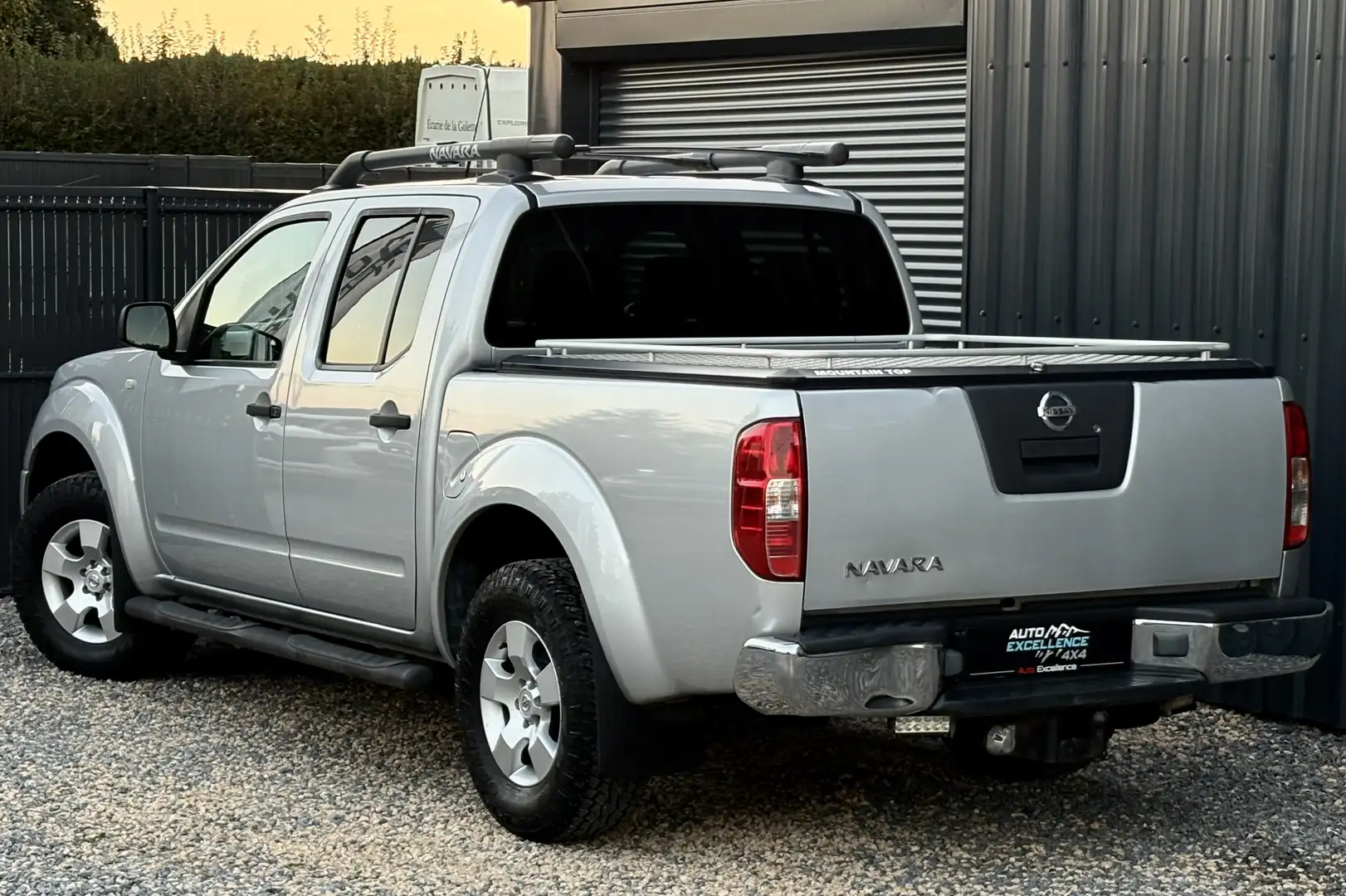Nissan Navara 2.5 dCi 4x4 171cv/ Clim./ Carpass/ Gris - 2