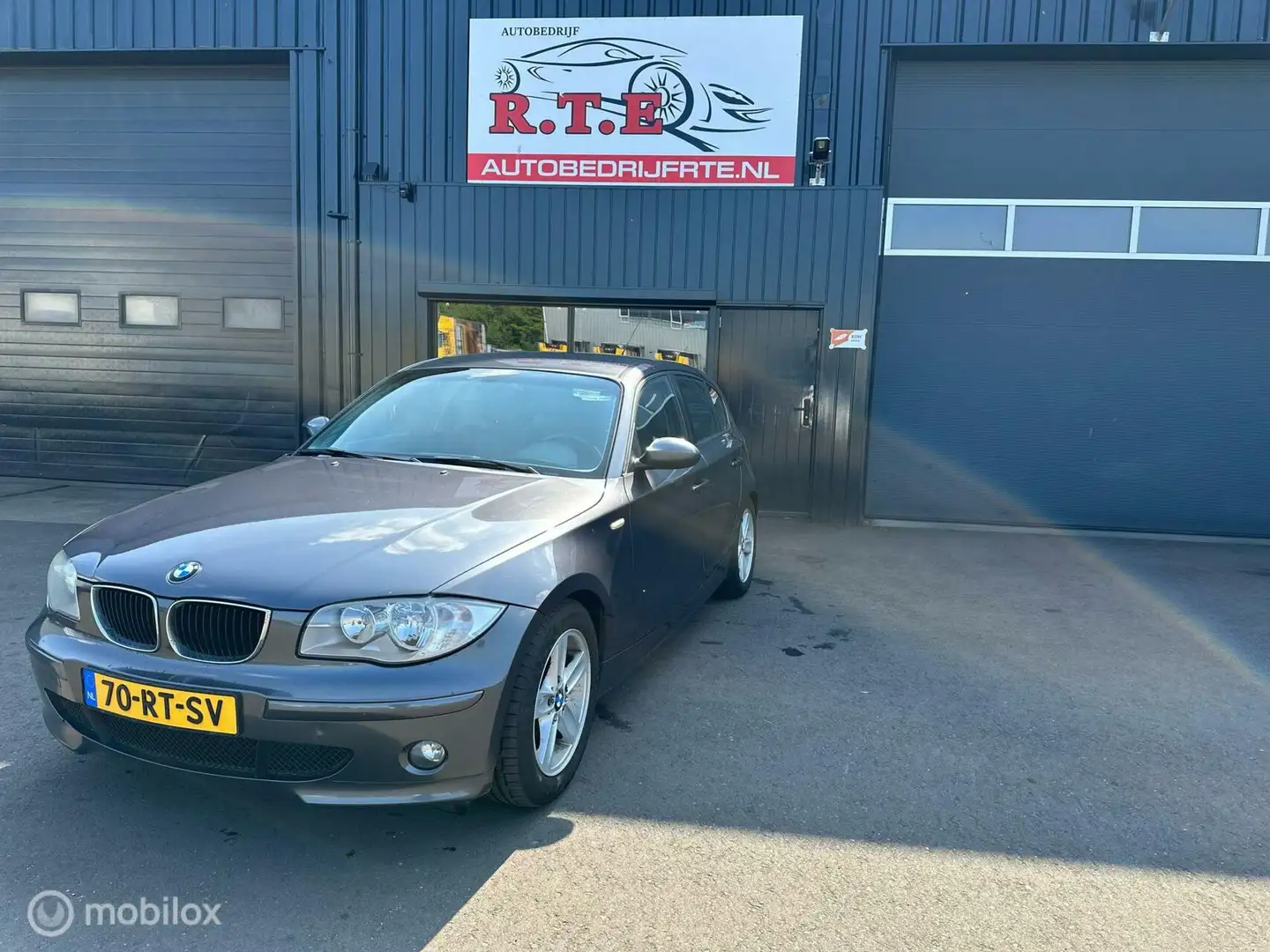 BMW 118 1-serie 118i Executive voljaar apk Gris - 1