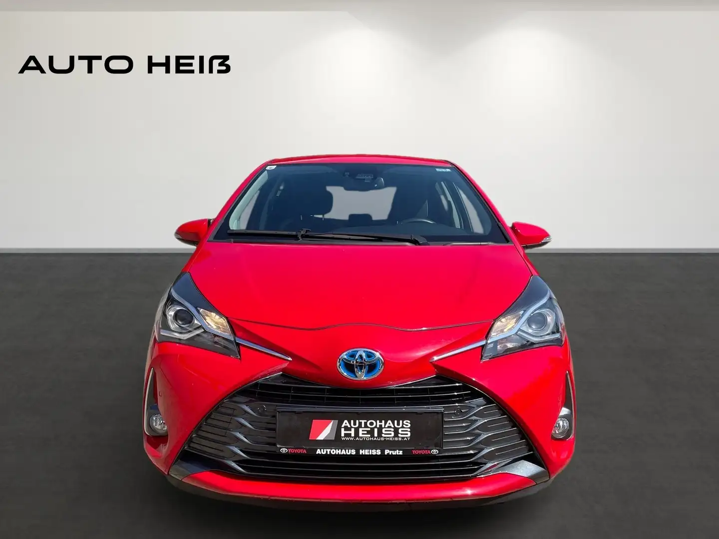 Toyota Yaris 1.5 Hybrid Y20 Club Rot - 2
