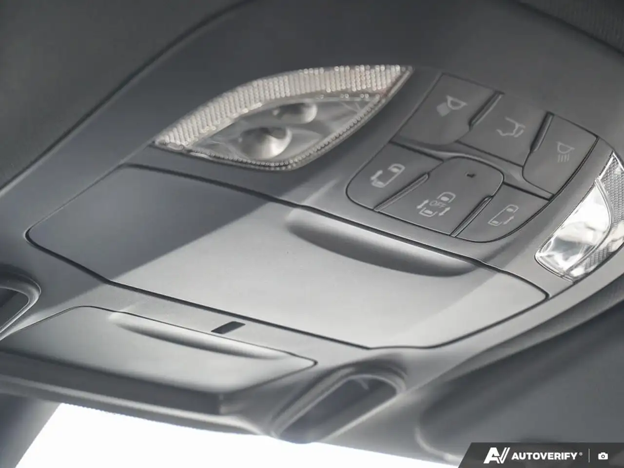 Chrysler Pacifica photo Chrysler Pacifica