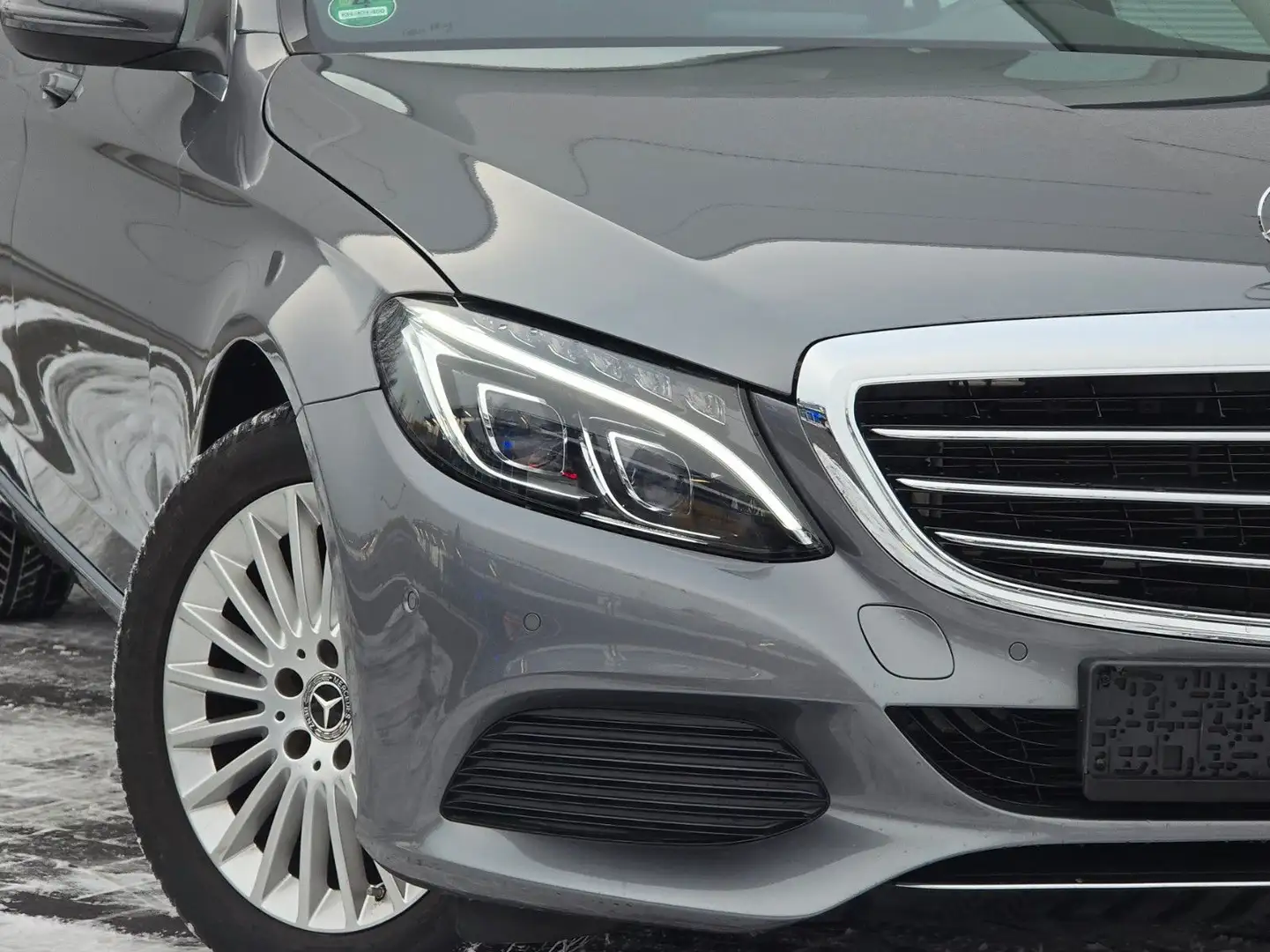 Mercedes-Benz C 180 Limousine (Automatik/Kamera/Led) Grau - 2
