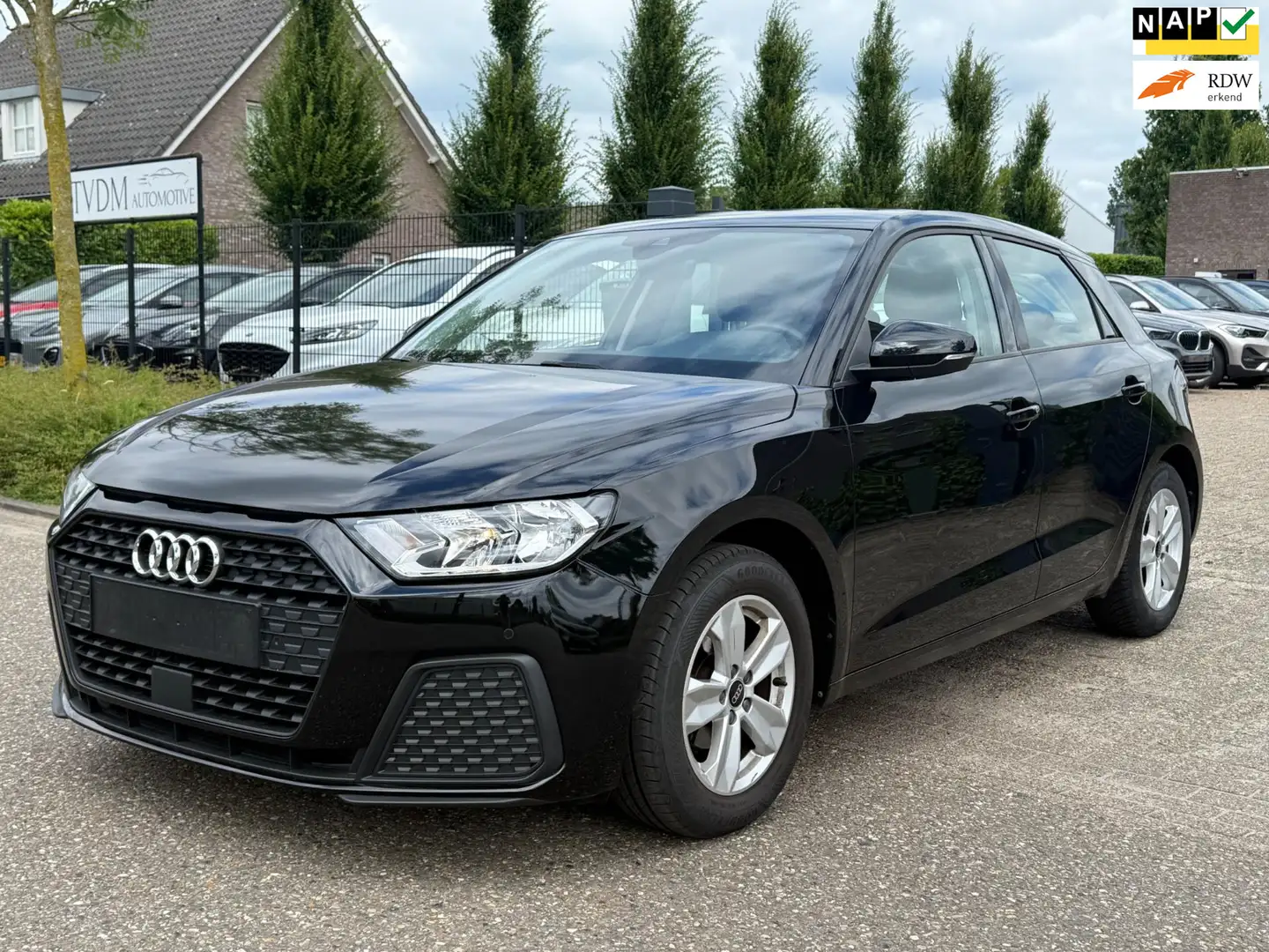 Audi A1 Sportback 25 TFSI Attitude|NAVI|VIRTUAL|CARPLAY|CL Zwart - 1