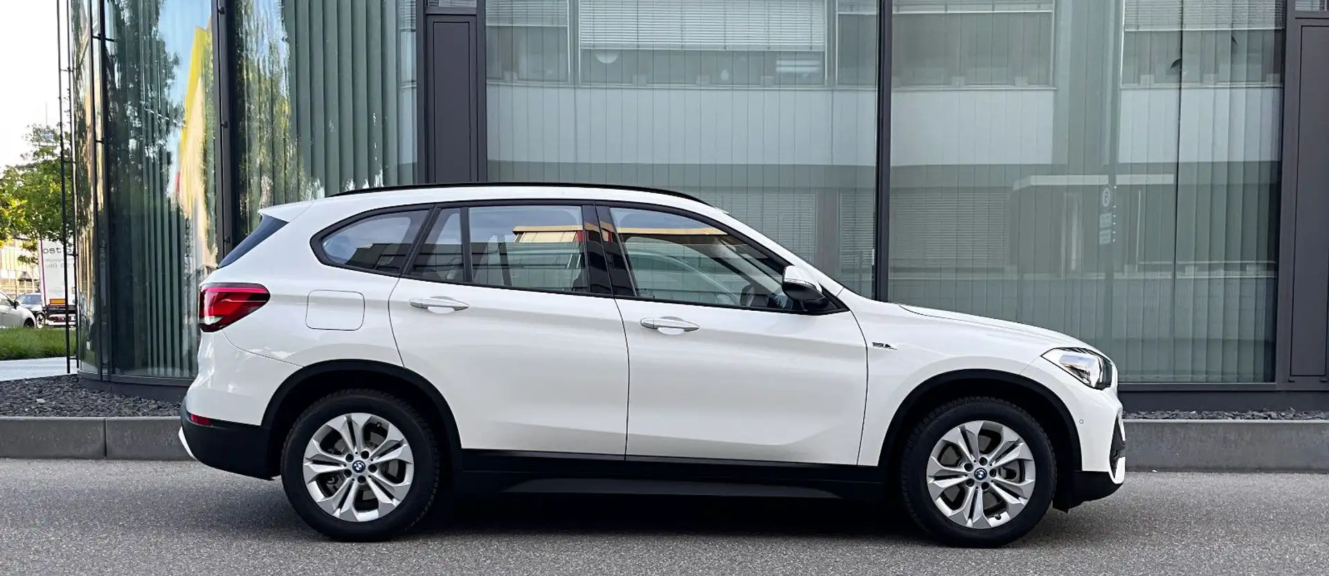 BMW X1 xDrive 25 e Advantage*LED*Navi Blanc - 2