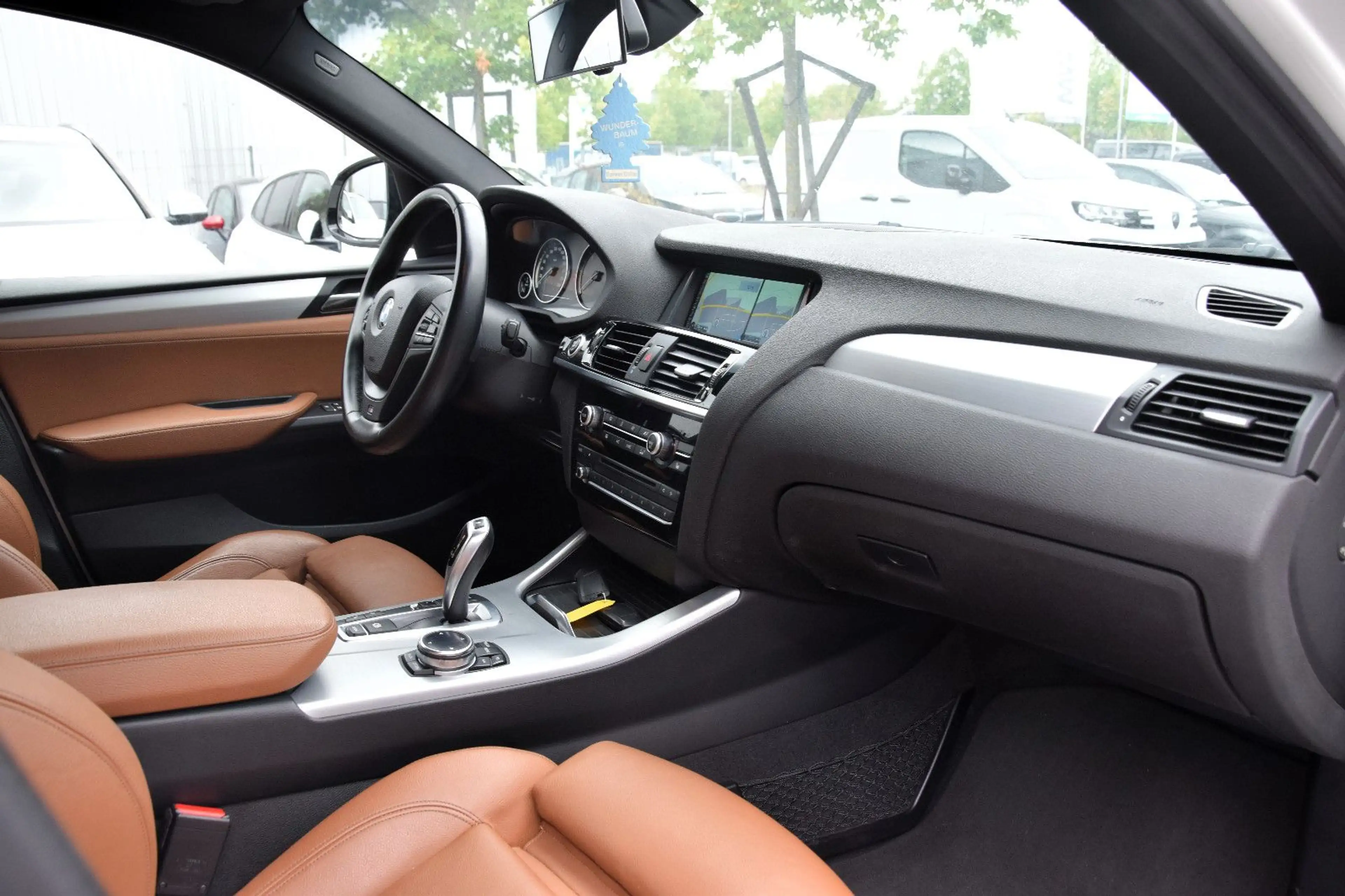 BMW X4 xDrive *M-Paket* — photo 12