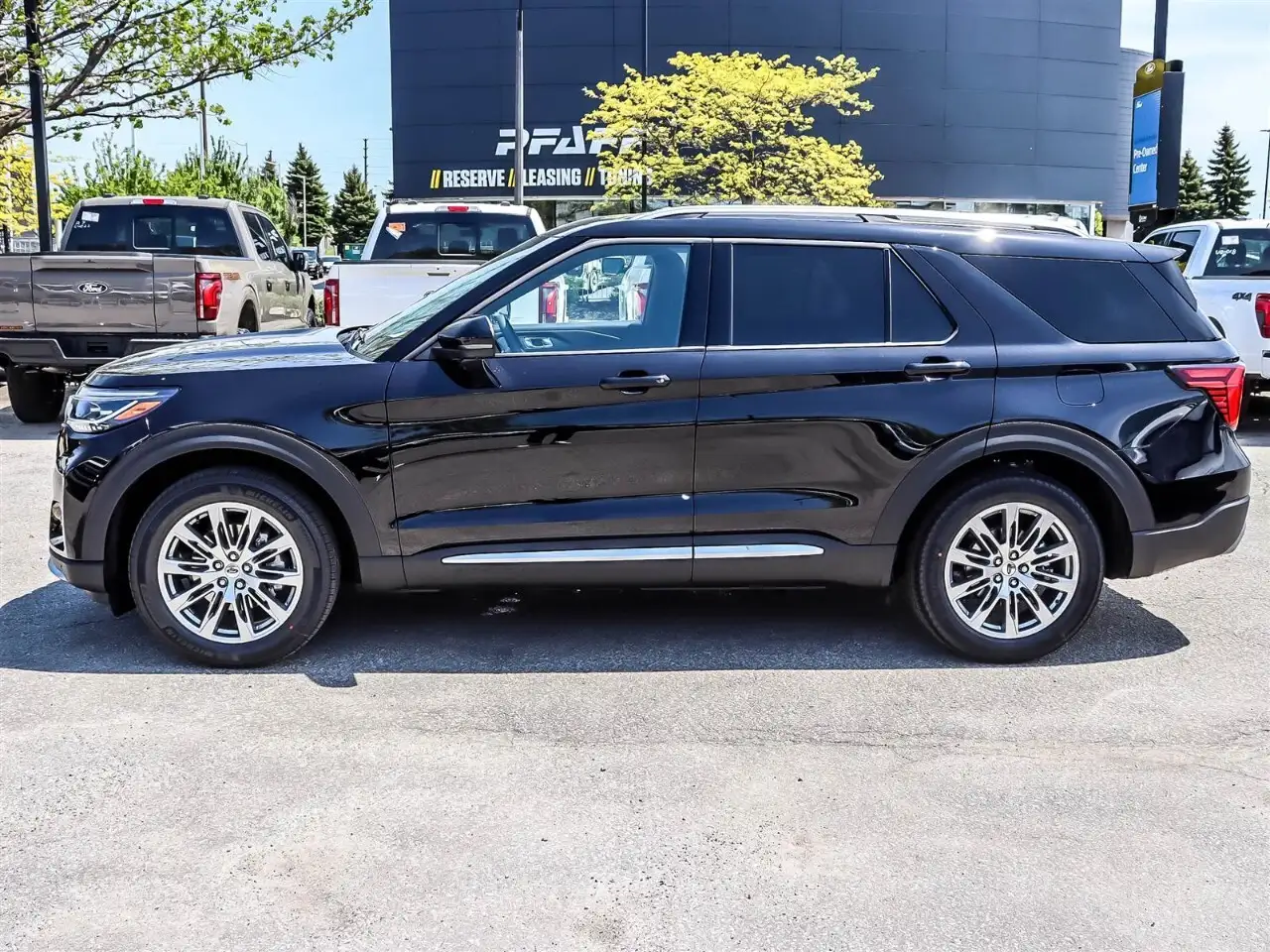 Ford Explorer снимка Ford Explorer