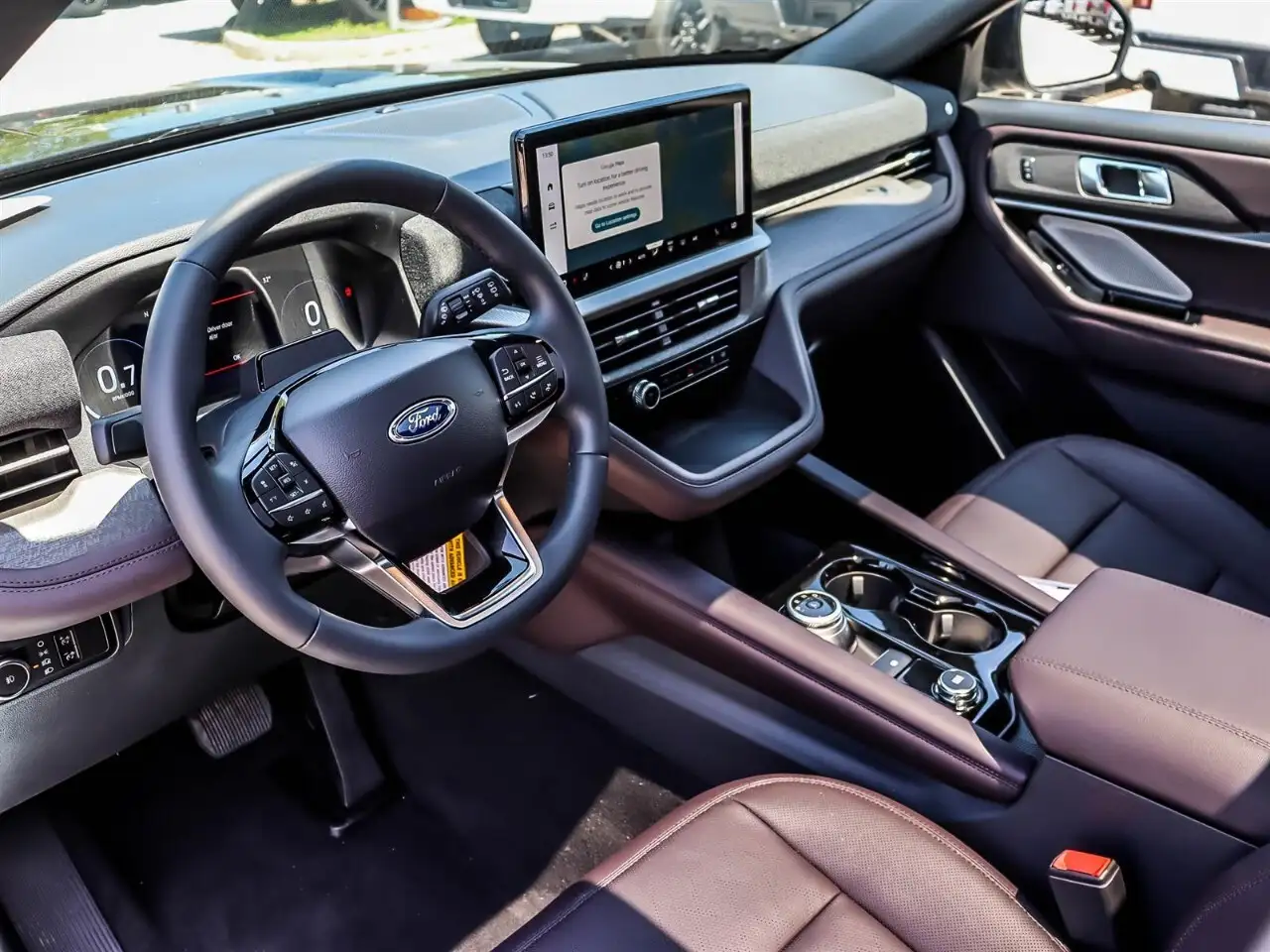 Ford Explorer снимка Ford Explorer